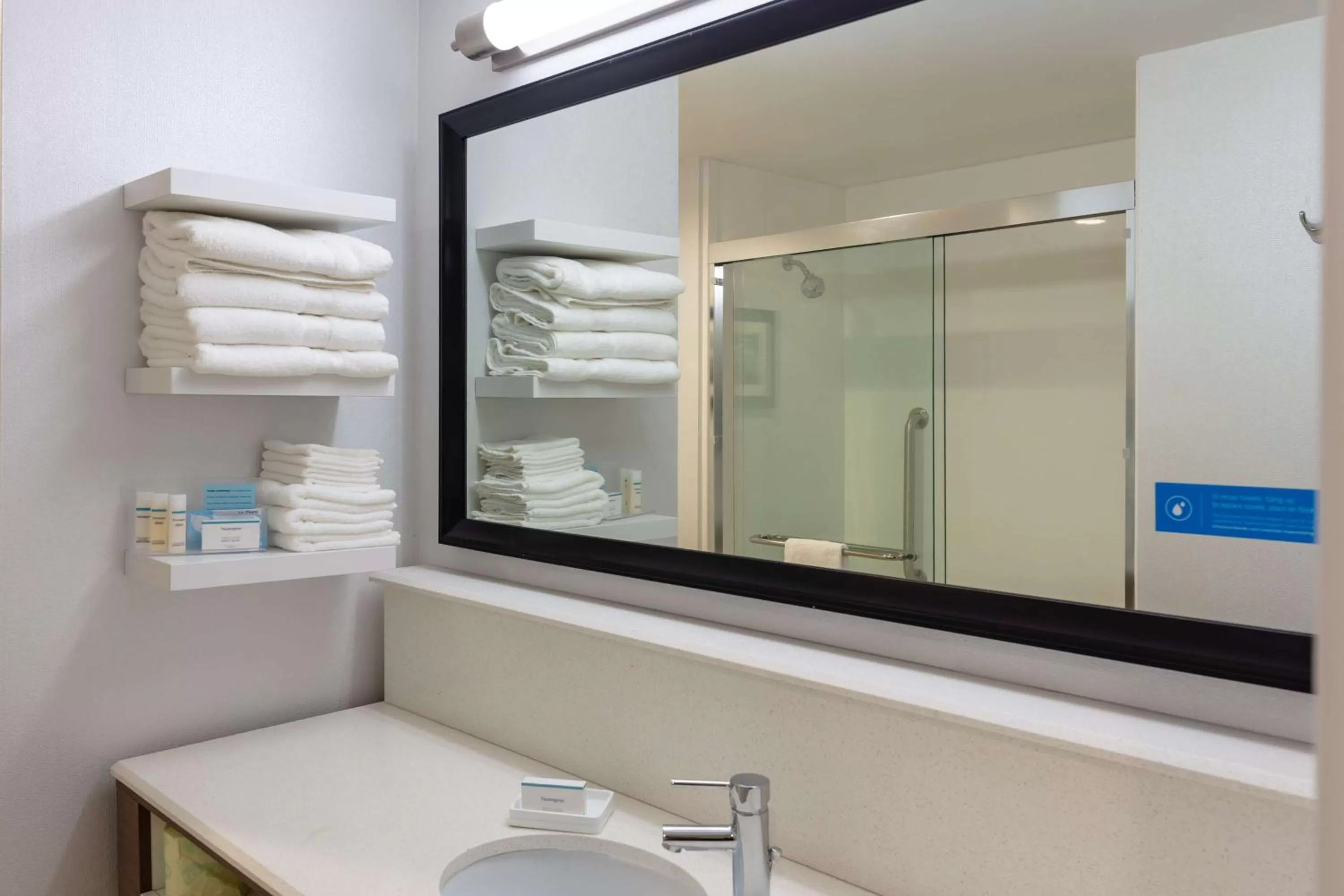 Bathroom in Hampton Inn Wetumpka