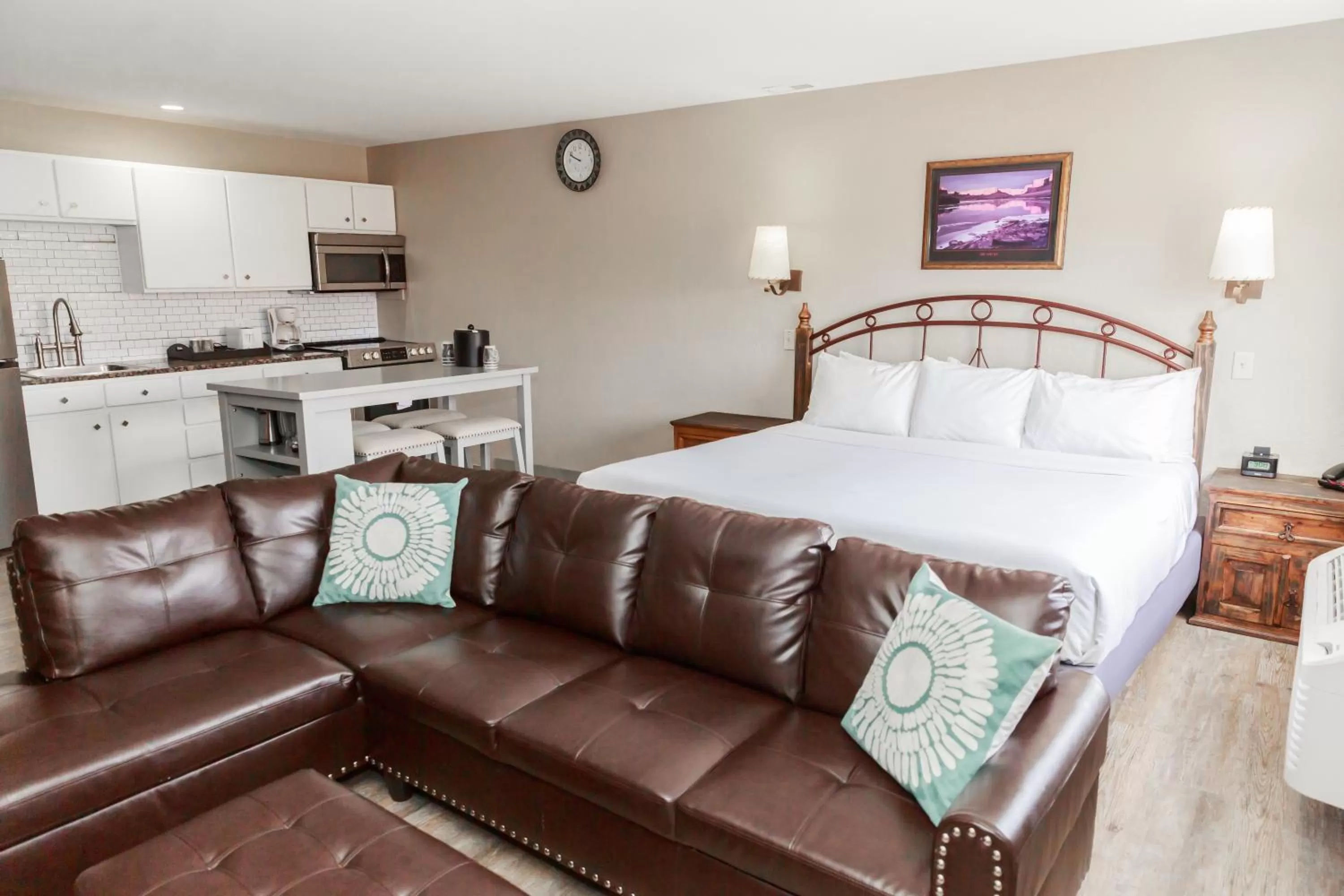 Living room in Aarchway Inn