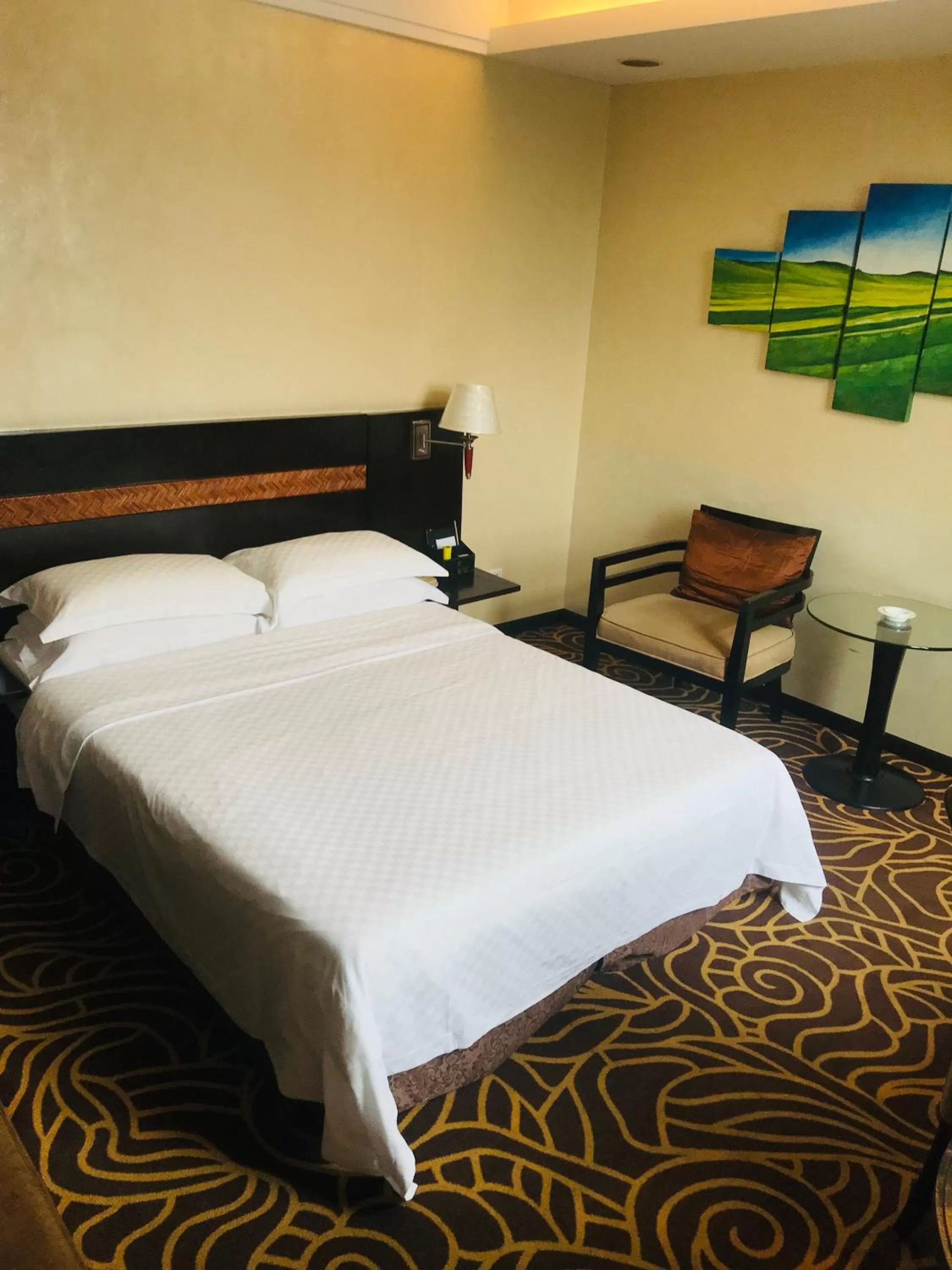 People, Bed in Hua Shi Hotel