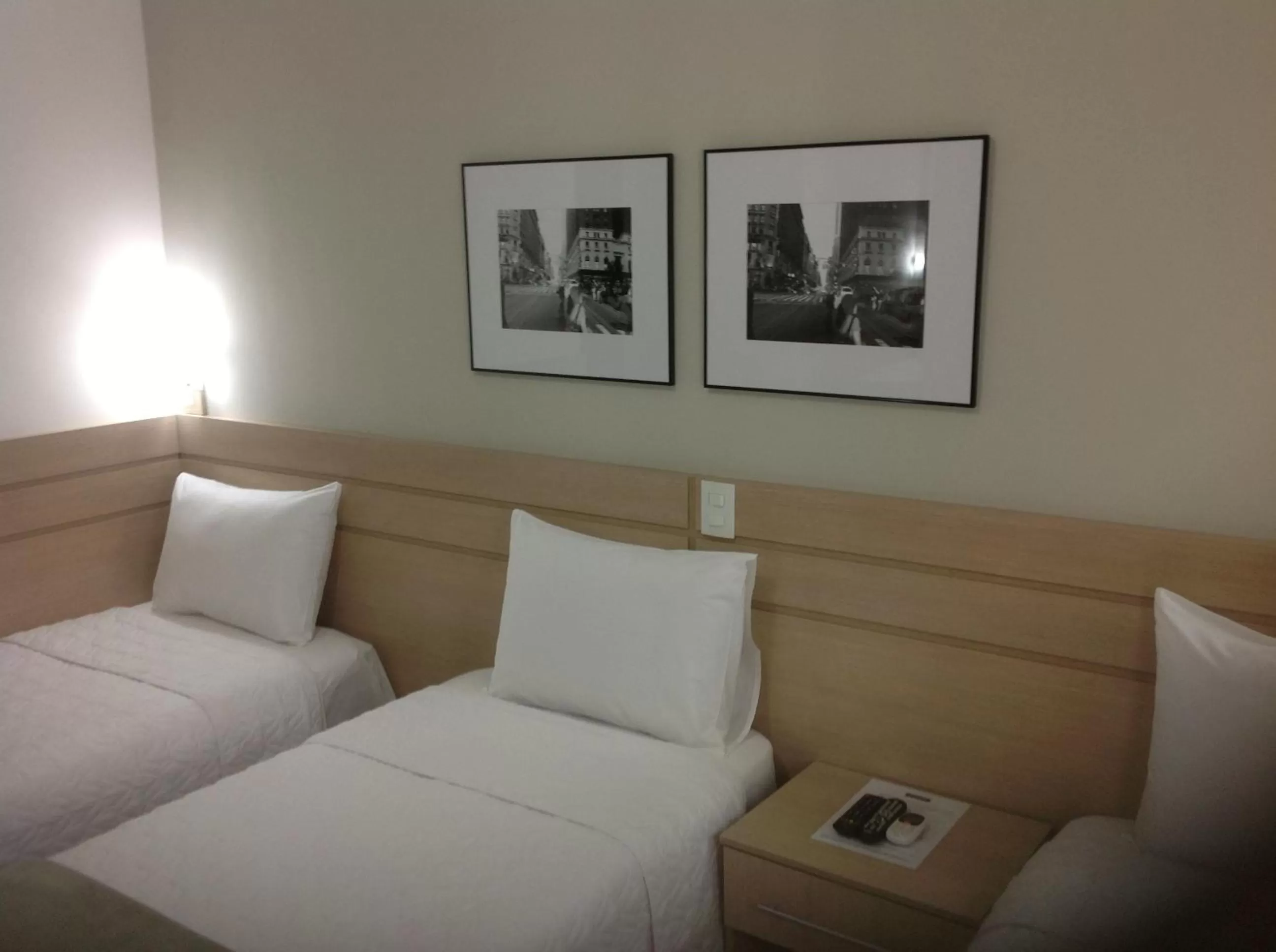Bedroom, Bed in Upper Hotel