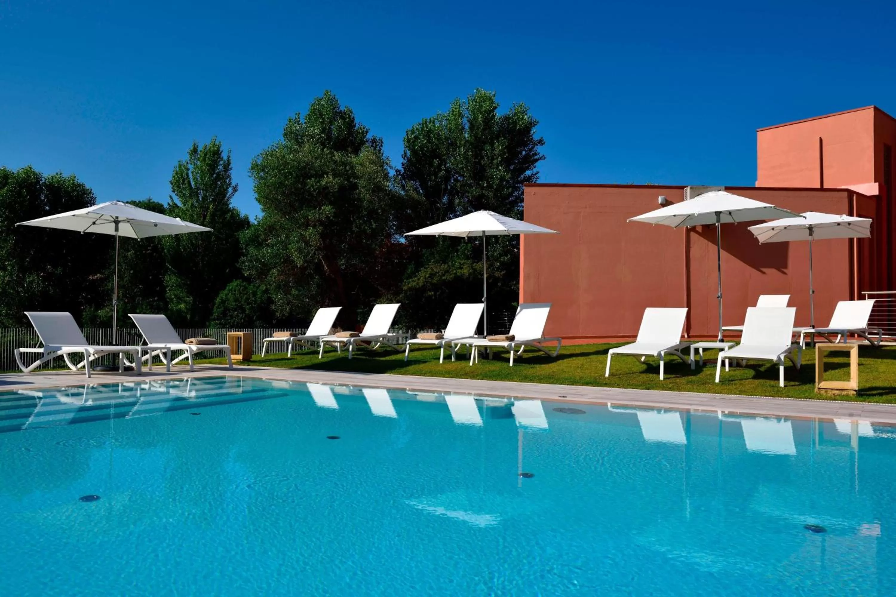 Swimming pool in Four Points by Sheraton Siena