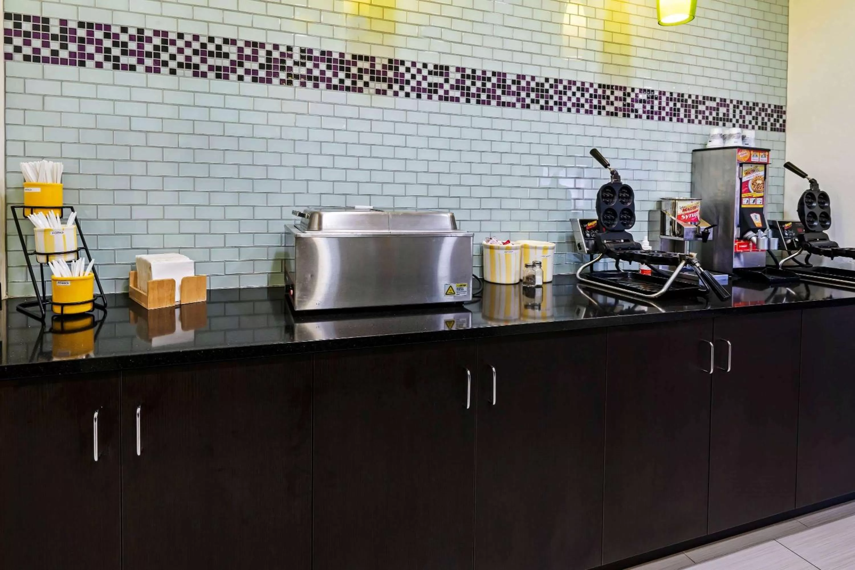 Restaurant/places to eat in La Quinta by Wyndham Fruita