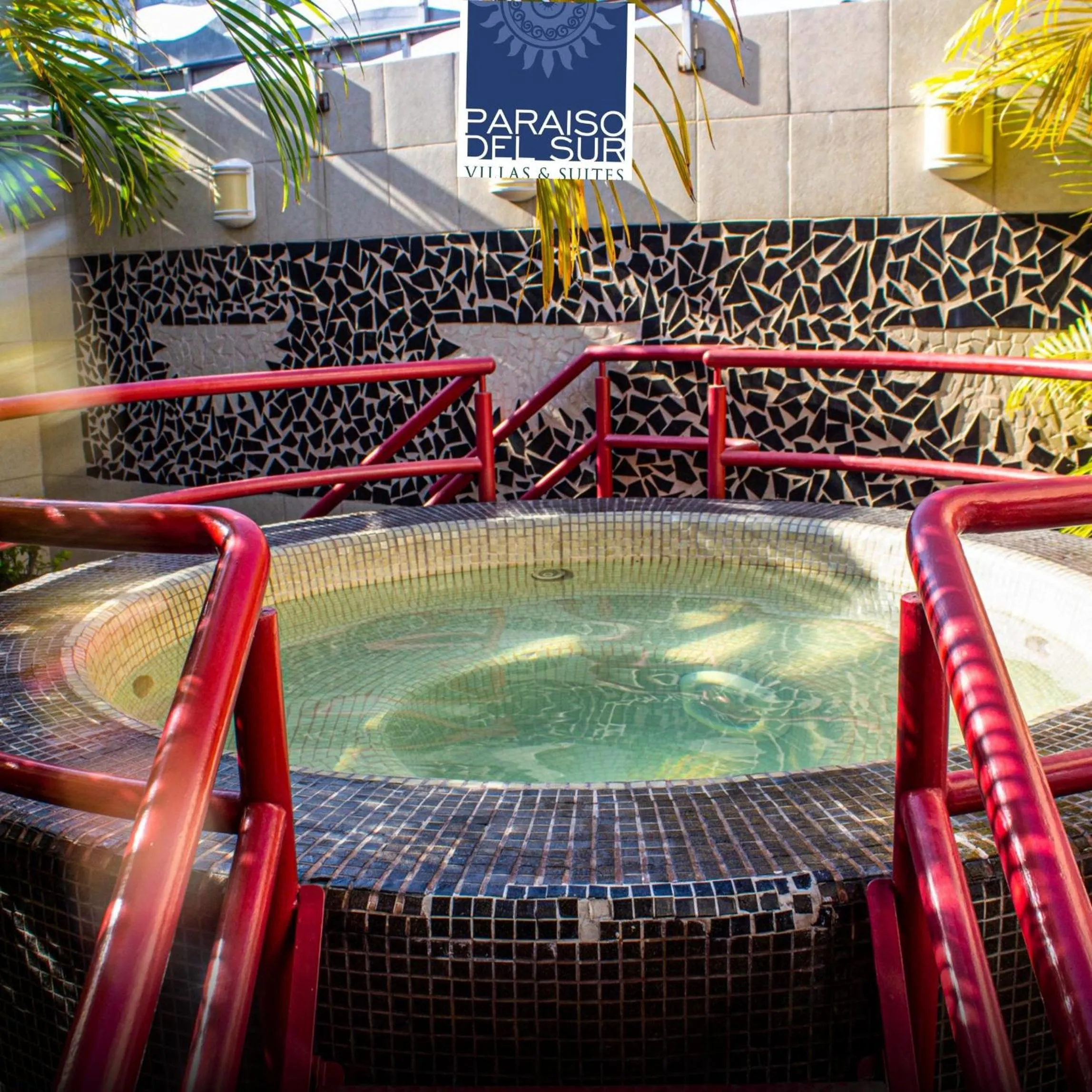 Swimming pool in Villas y Suites Paraiso del Sur