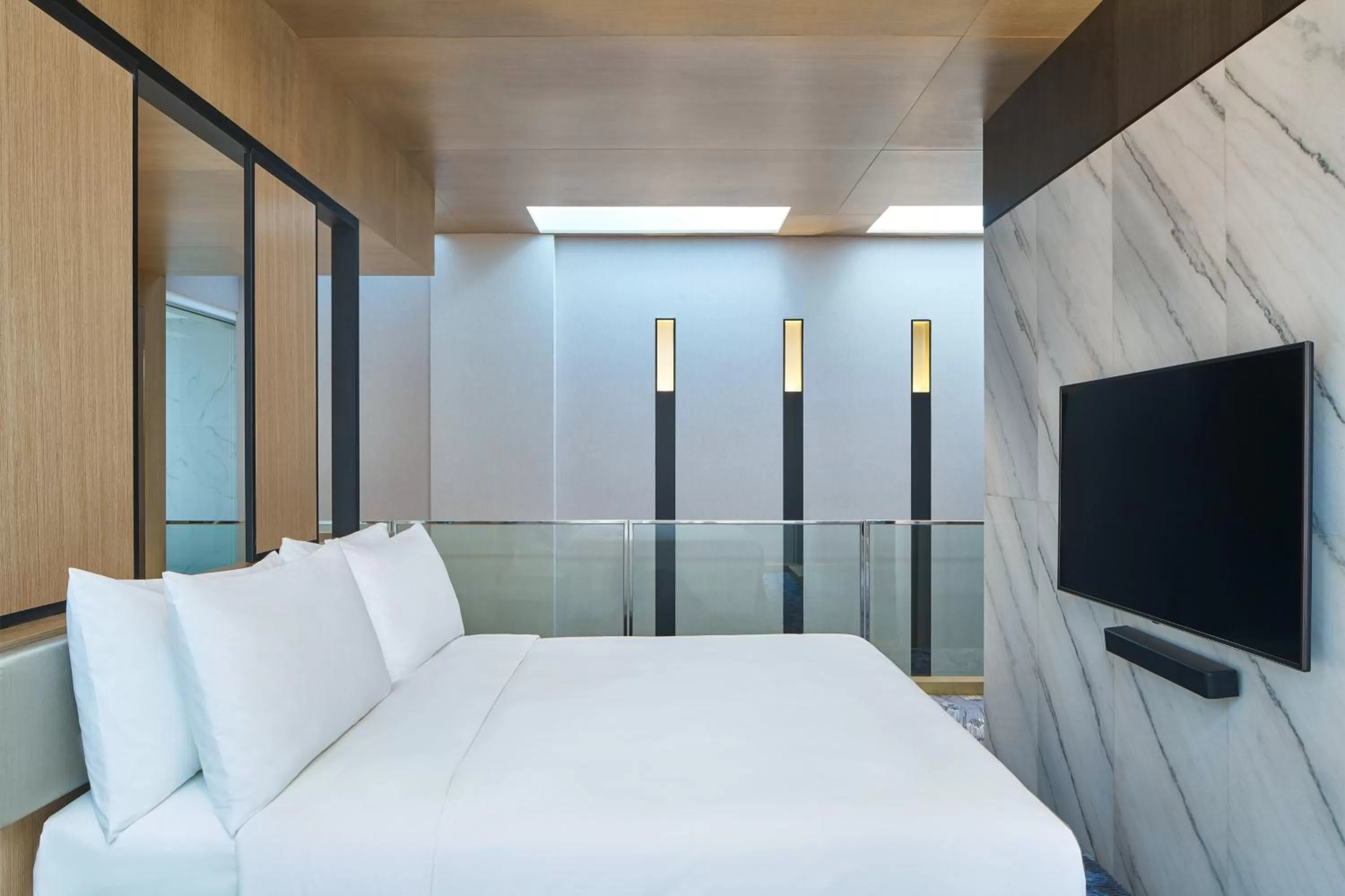 Bedroom, Bed in Le Meridien Kota Kinabalu