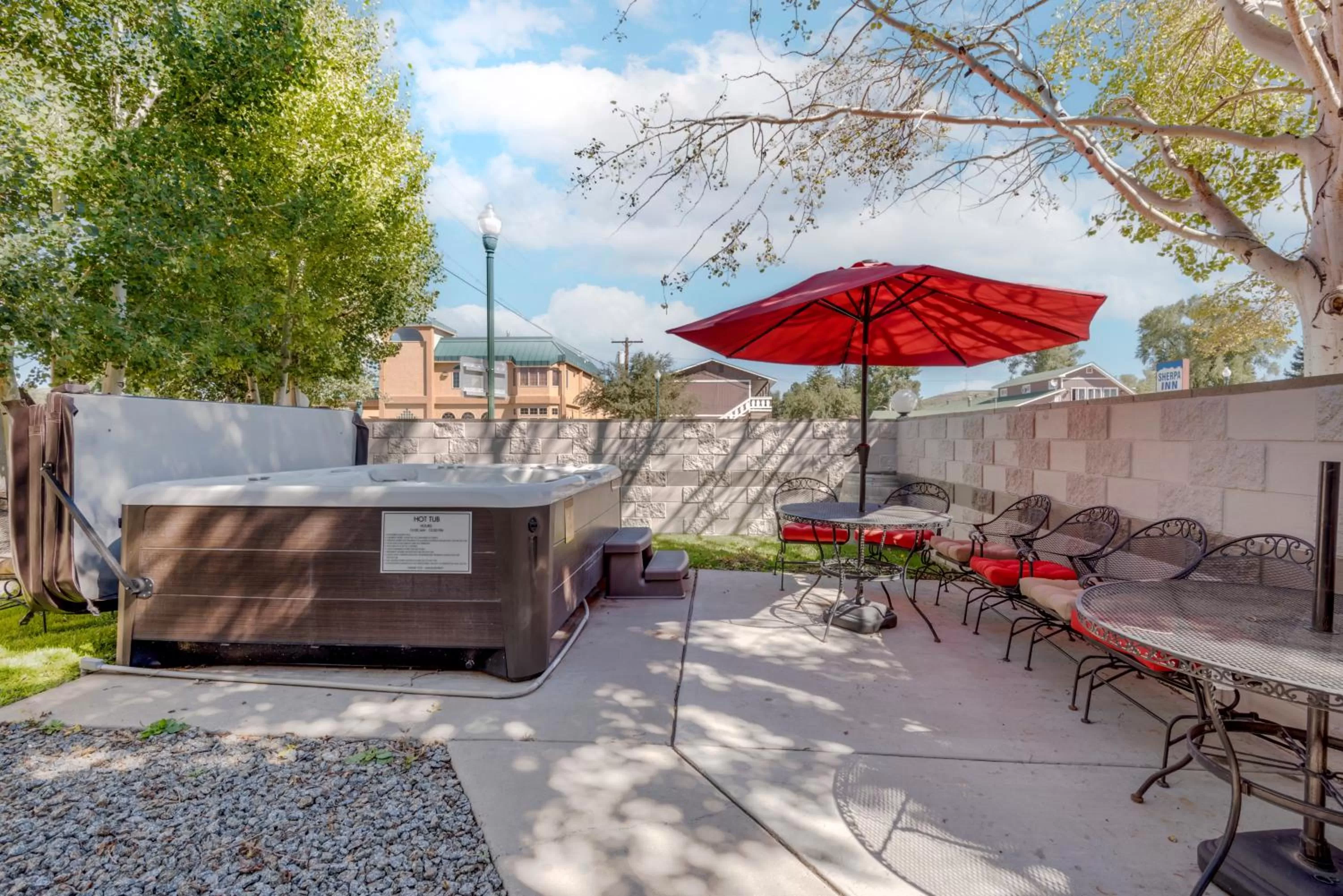 Patio in Econo Lodge Gunnison