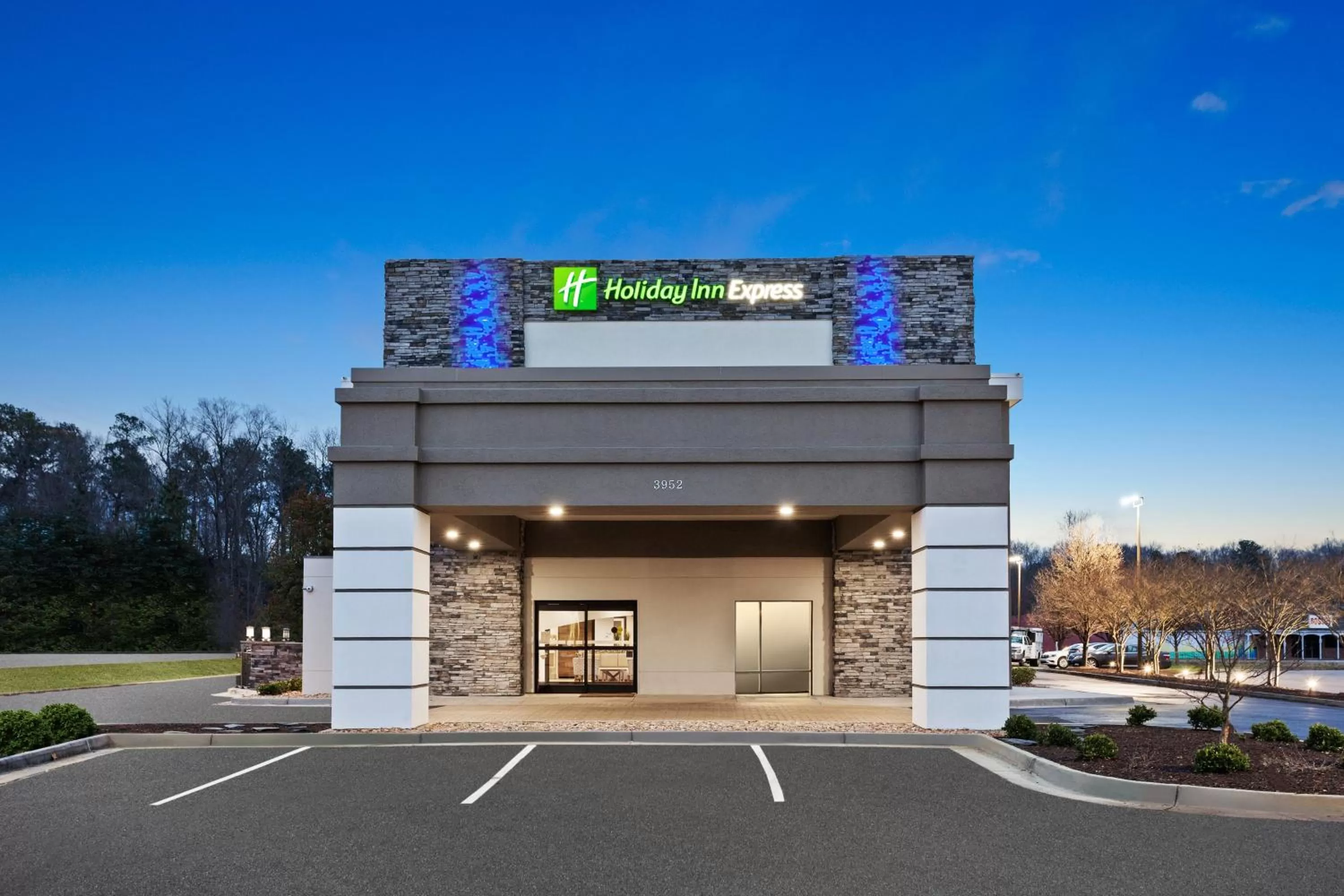 Property building in Holiday Inn Express Hopewell - Fort Lee by IHG
