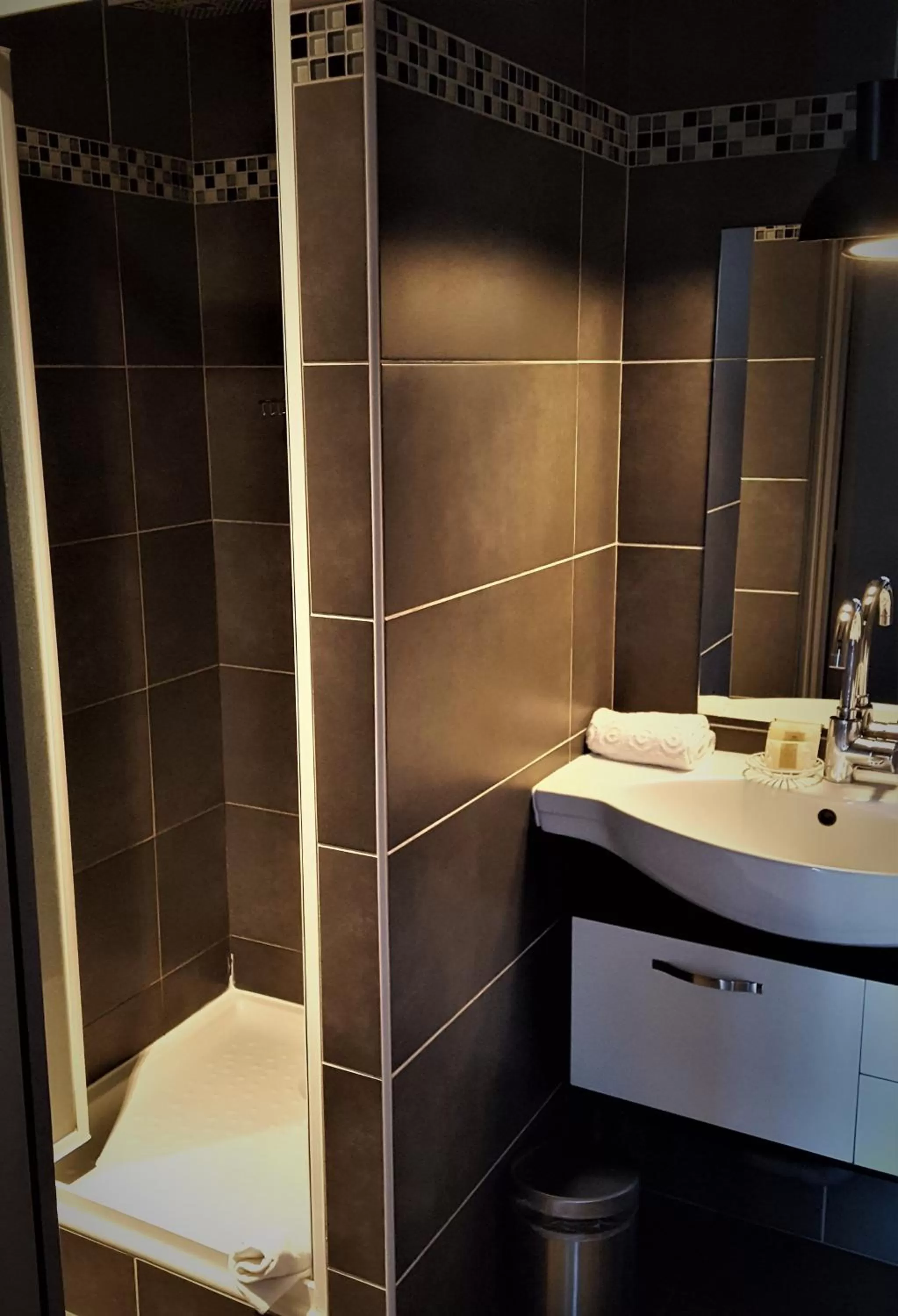 Hotel restaurant La Pêcherie - Le manoir d'à coté - Les 5 ruches -Logis hôtels