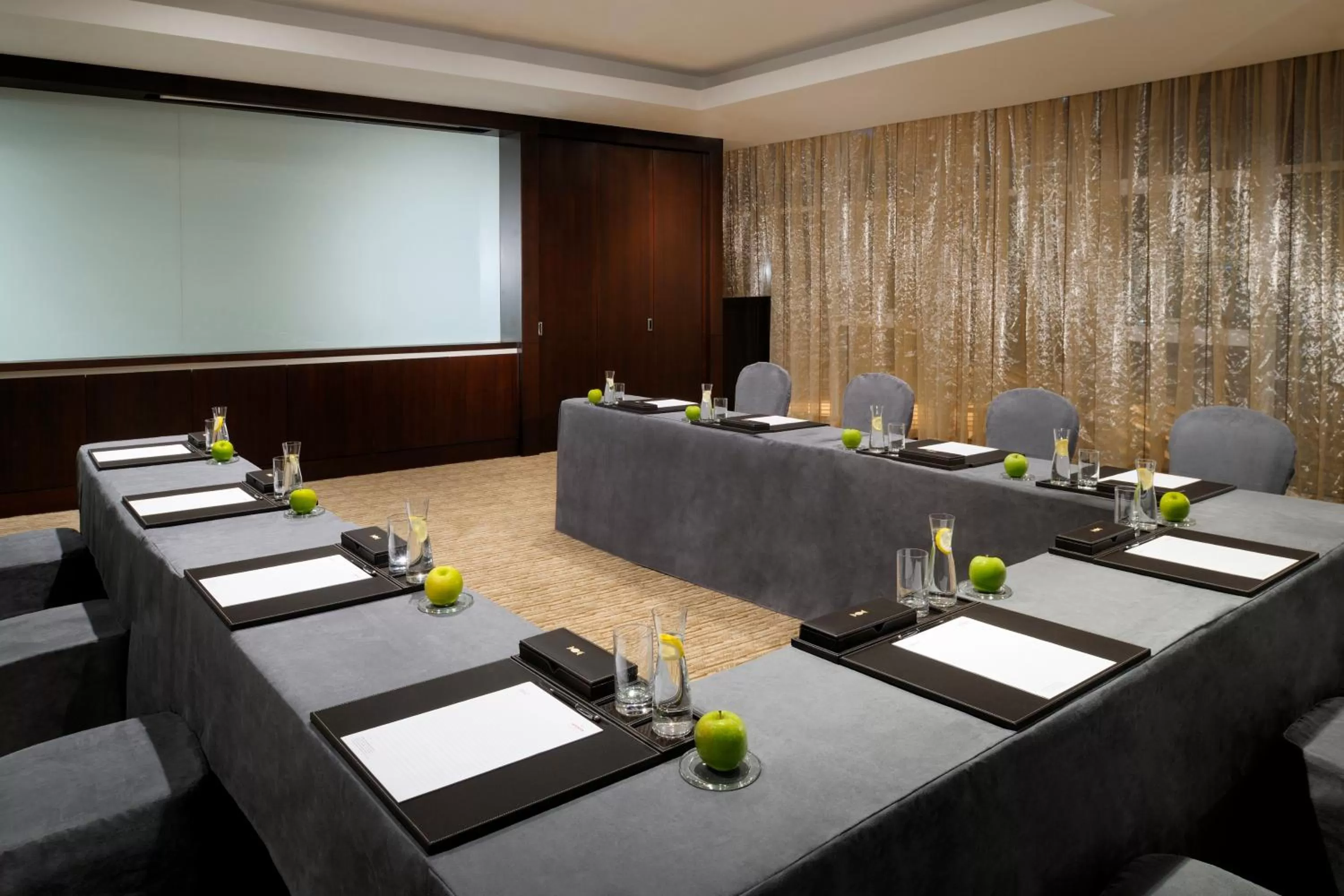 Business facilities in Mövenpick Hotel Jumeirah Lakes Towers Dubai