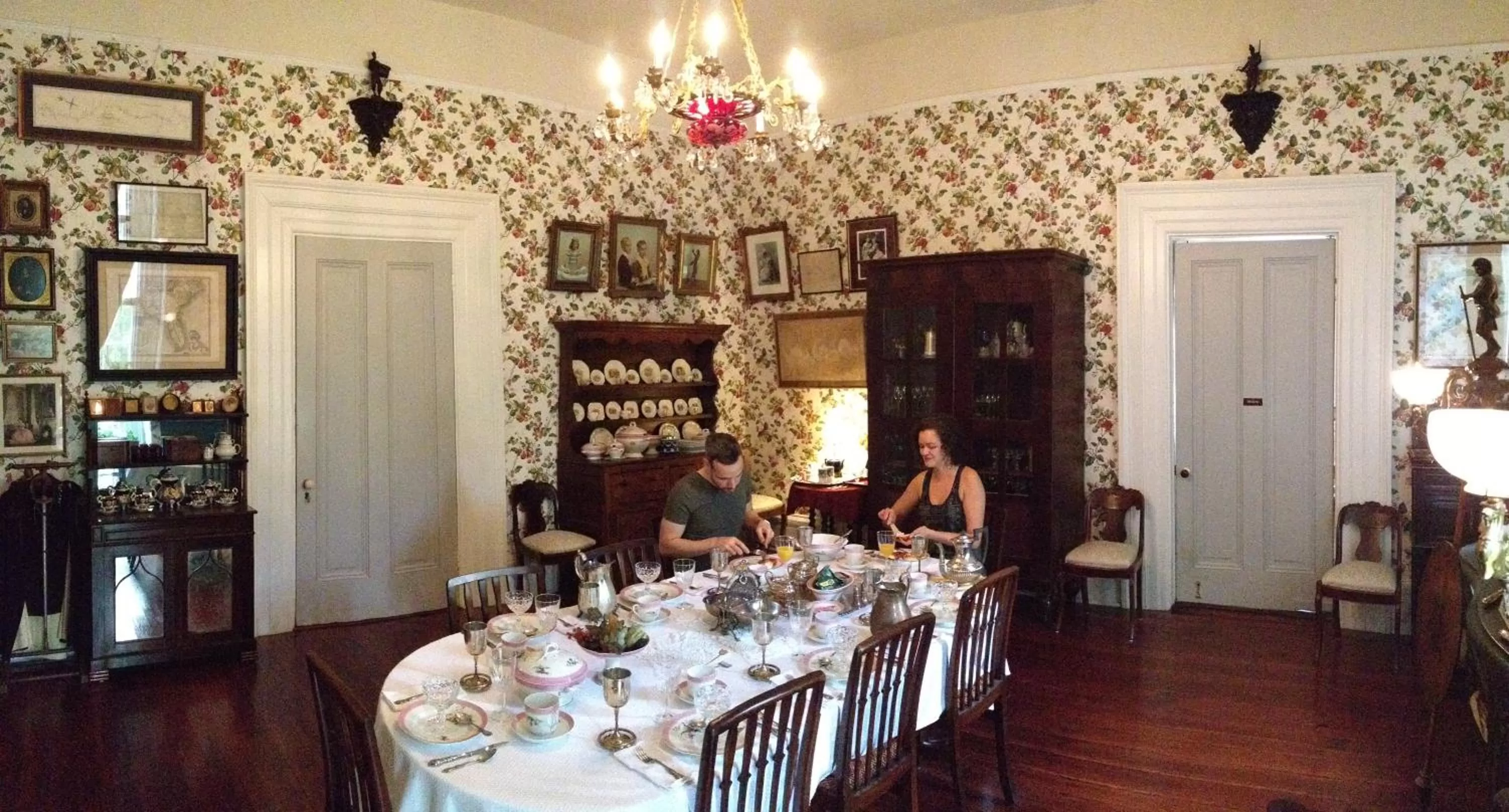 Photo of the whole room, Restaurant/Places to Eat in Stone House Musical B&B