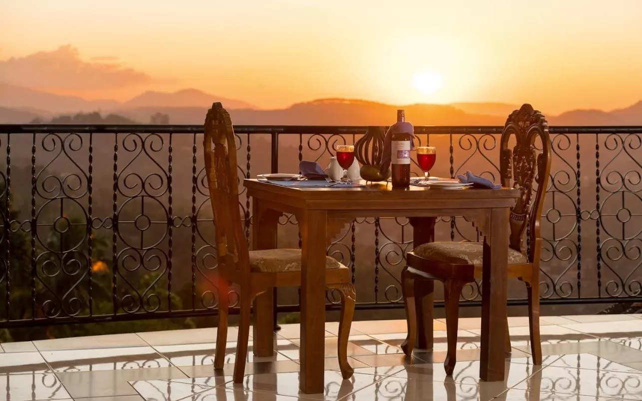 Restaurant/places to eat in Ceylon Breeze