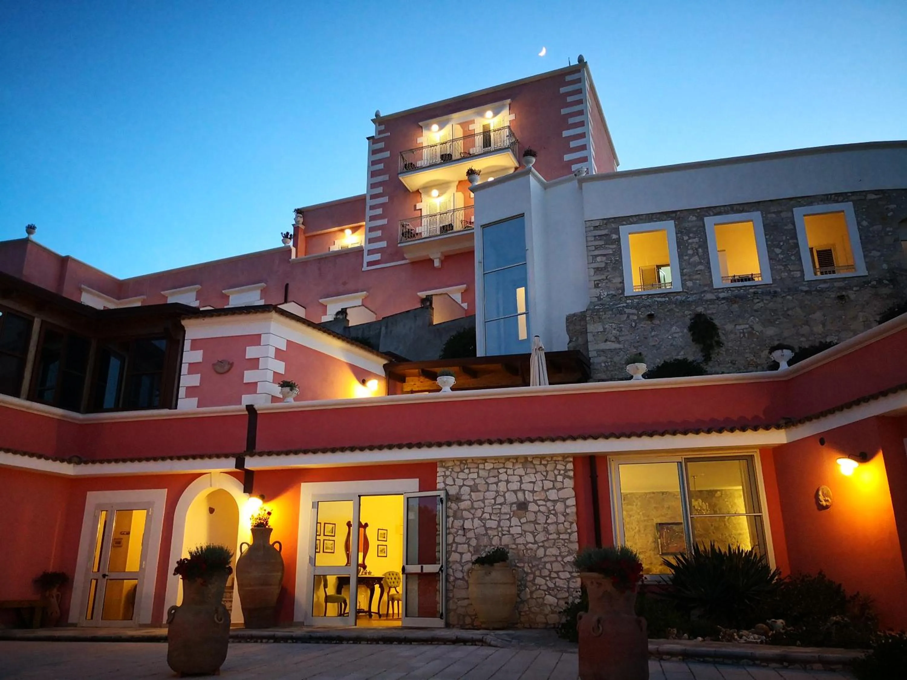 Facade/entrance in Hotel Boutique Il Castellino Relais