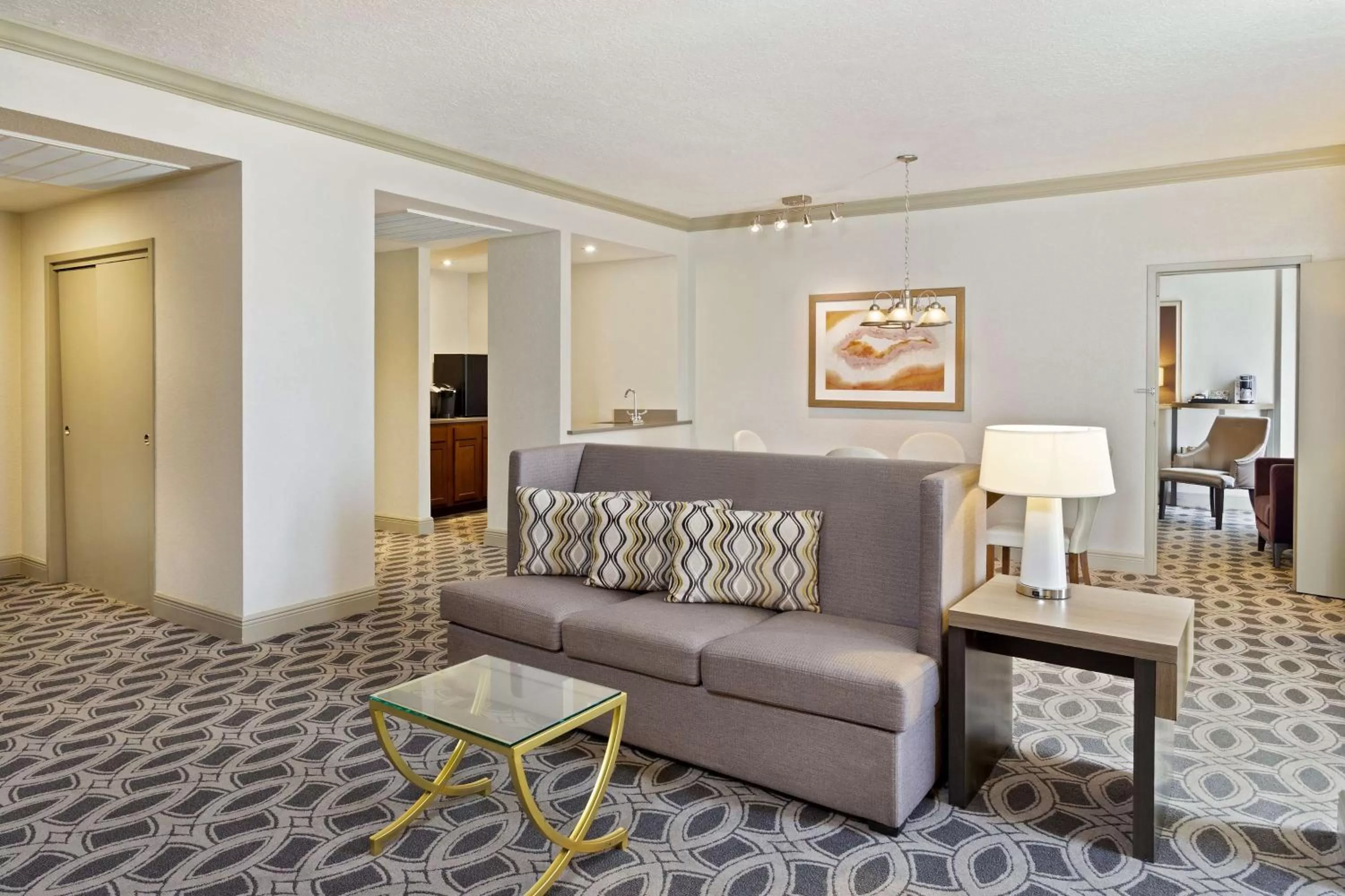 Living room in DoubleTree by Hilton Orlando East - UCF Area
