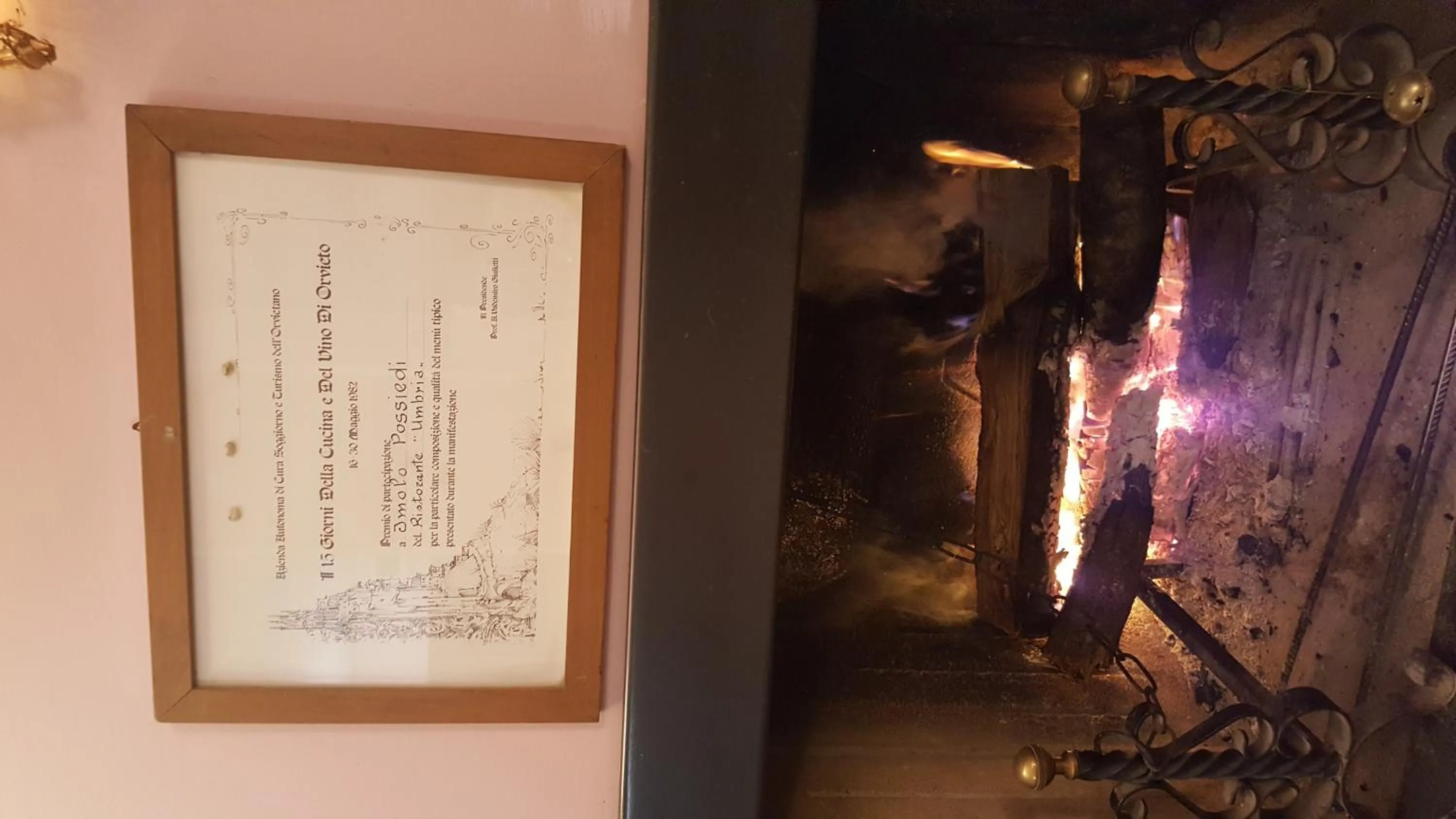 Communal lounge/ TV room in Hotel Ristorante Umbria