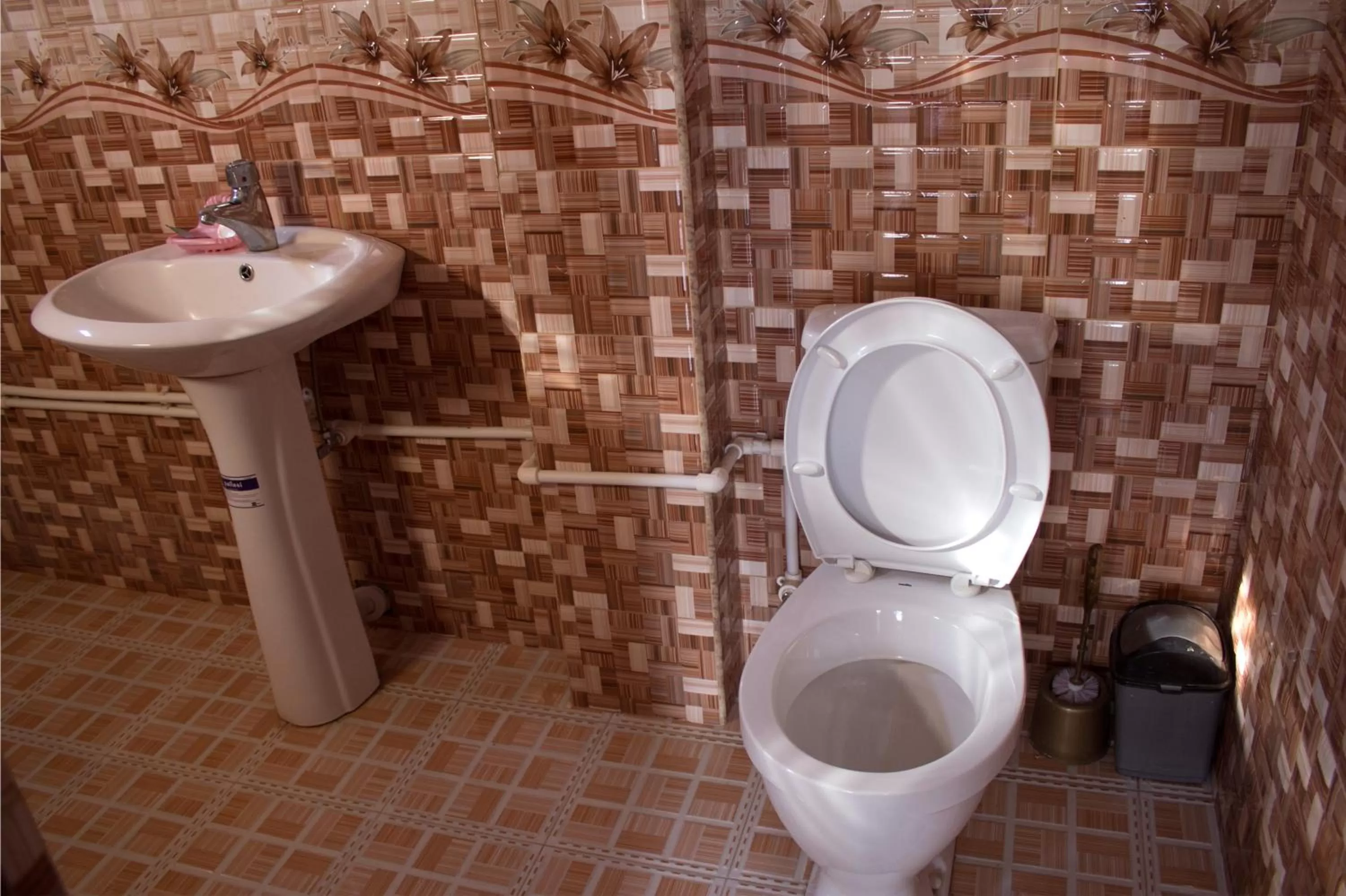 Shower in Tatev Shinuhayr Hotel'