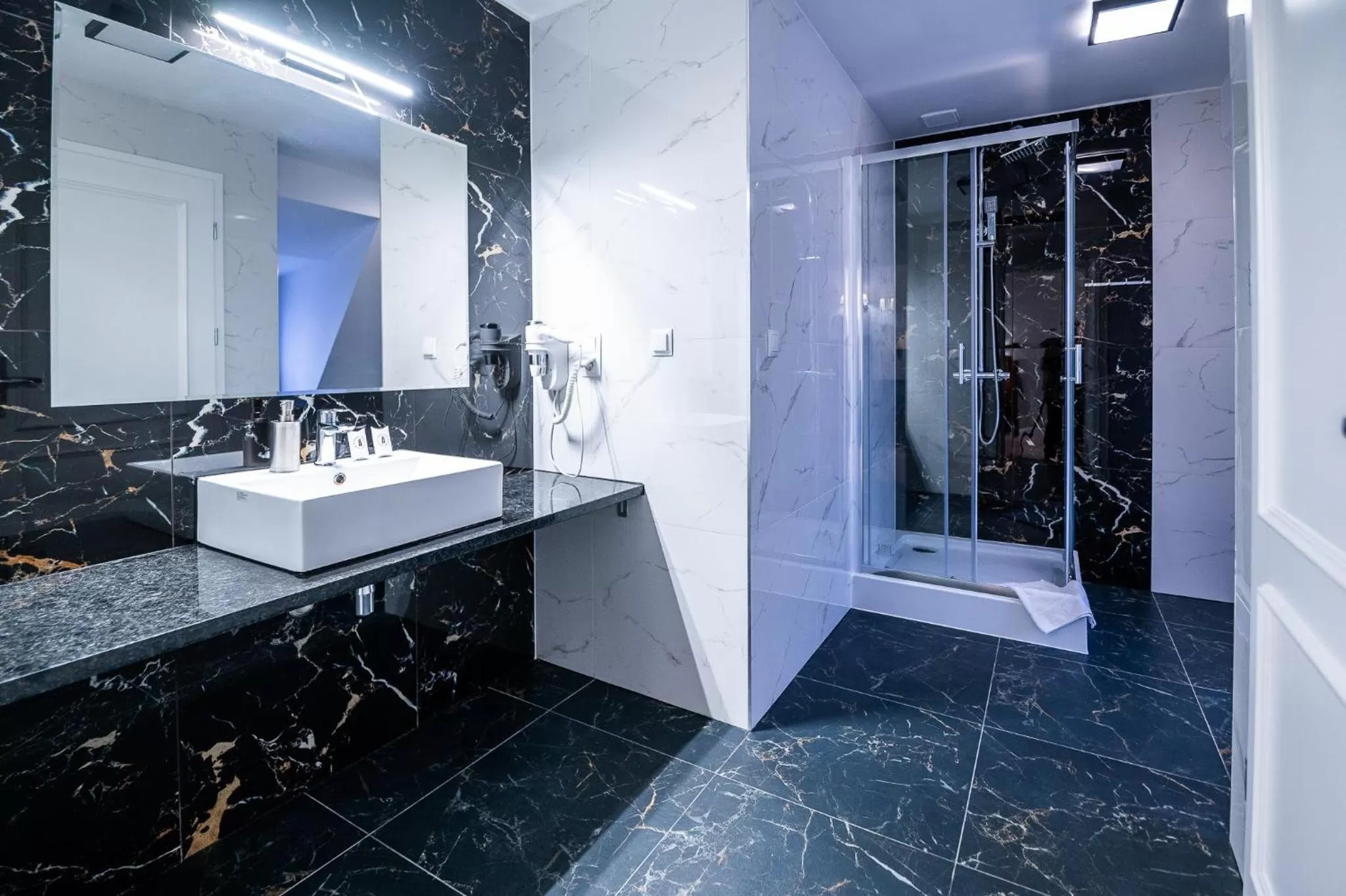 Shower in Hotel Książ