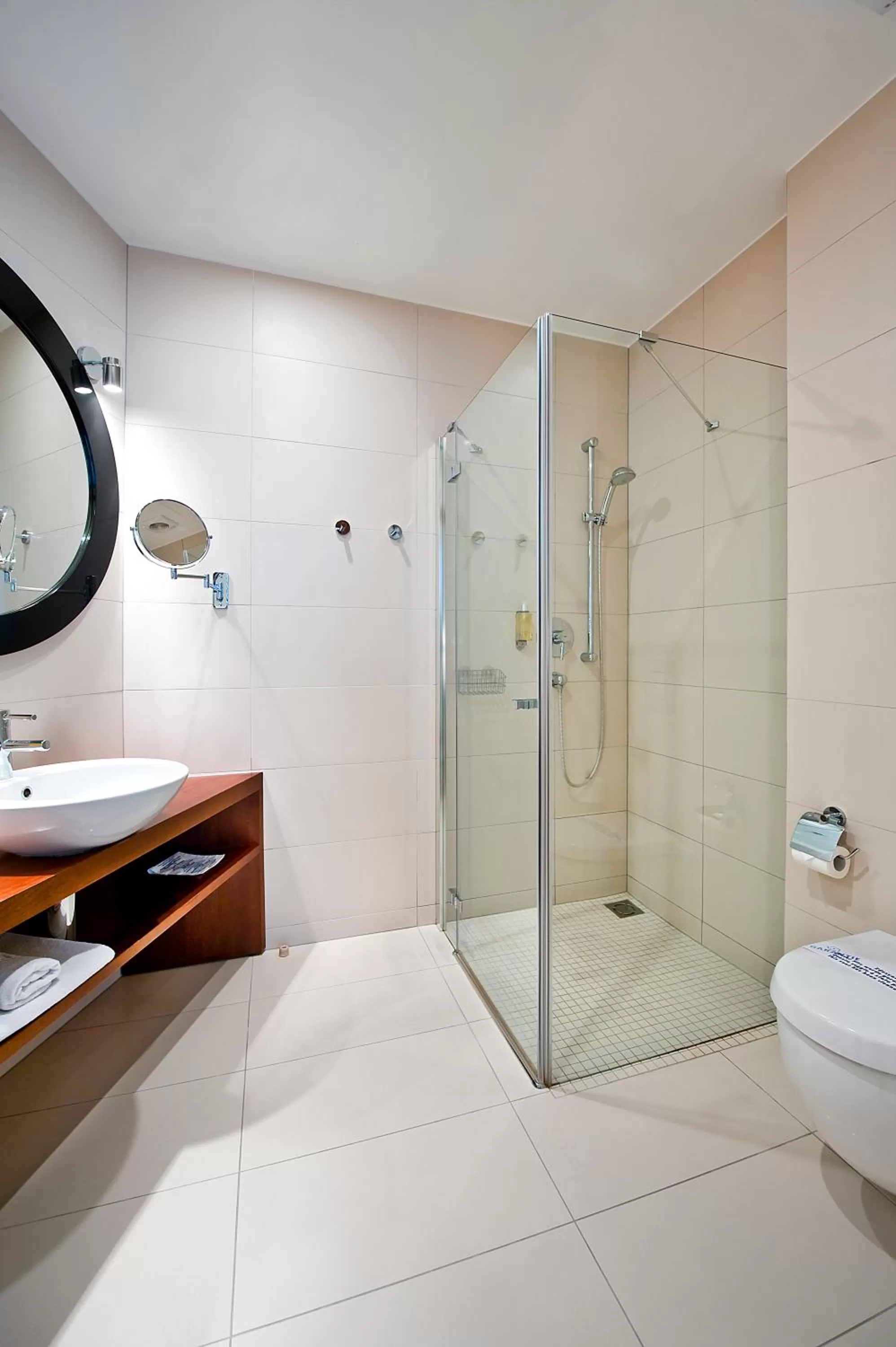 Shower in Bayjonn Boutique Hotel