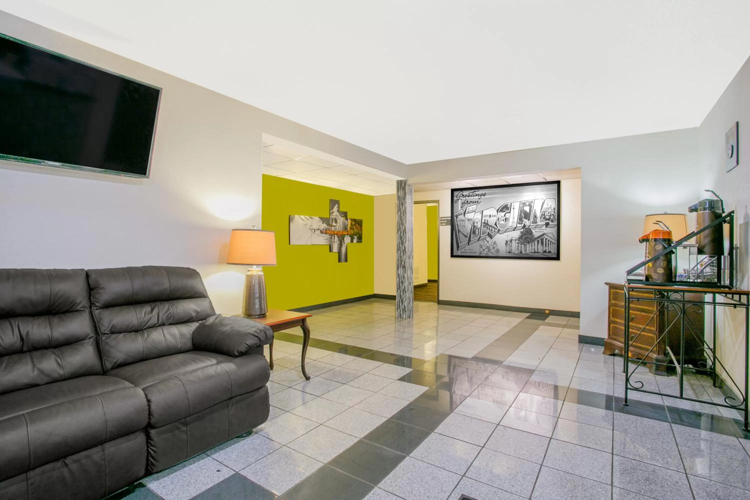 Lobby or reception in Super 8 by Wyndham South Boston VA