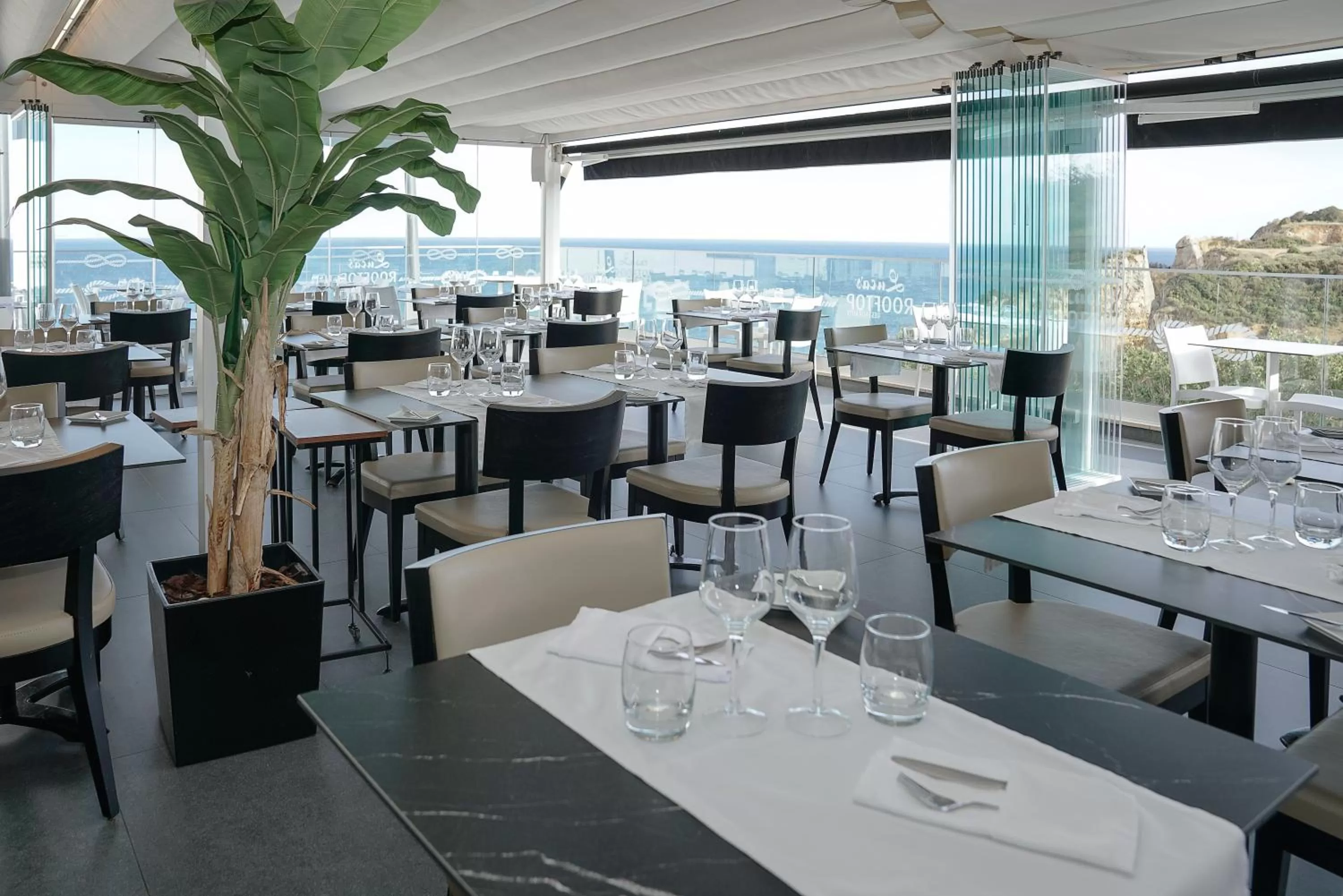 Restaurant/places to eat in Carvi Beach Hotel