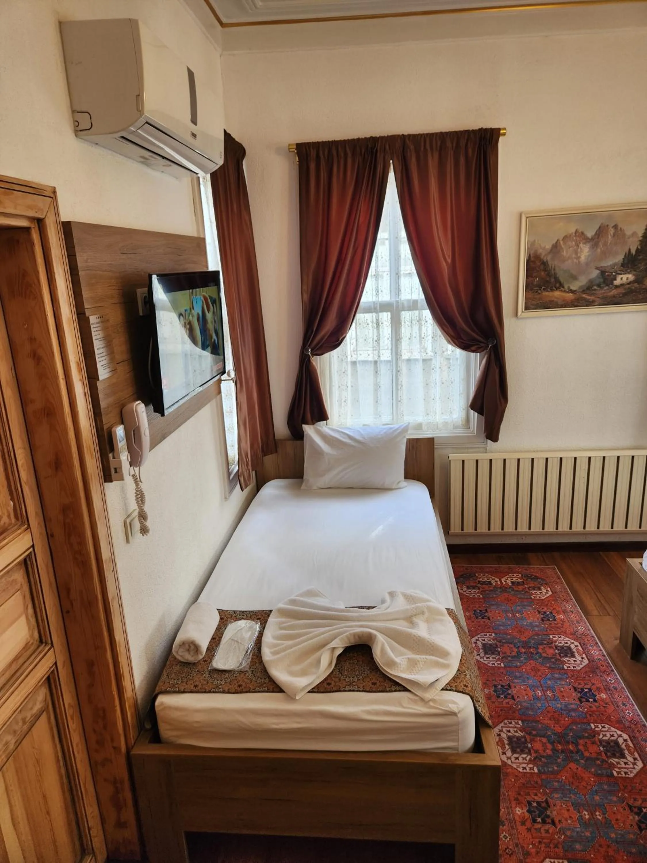 Bed in Kadıköy White House