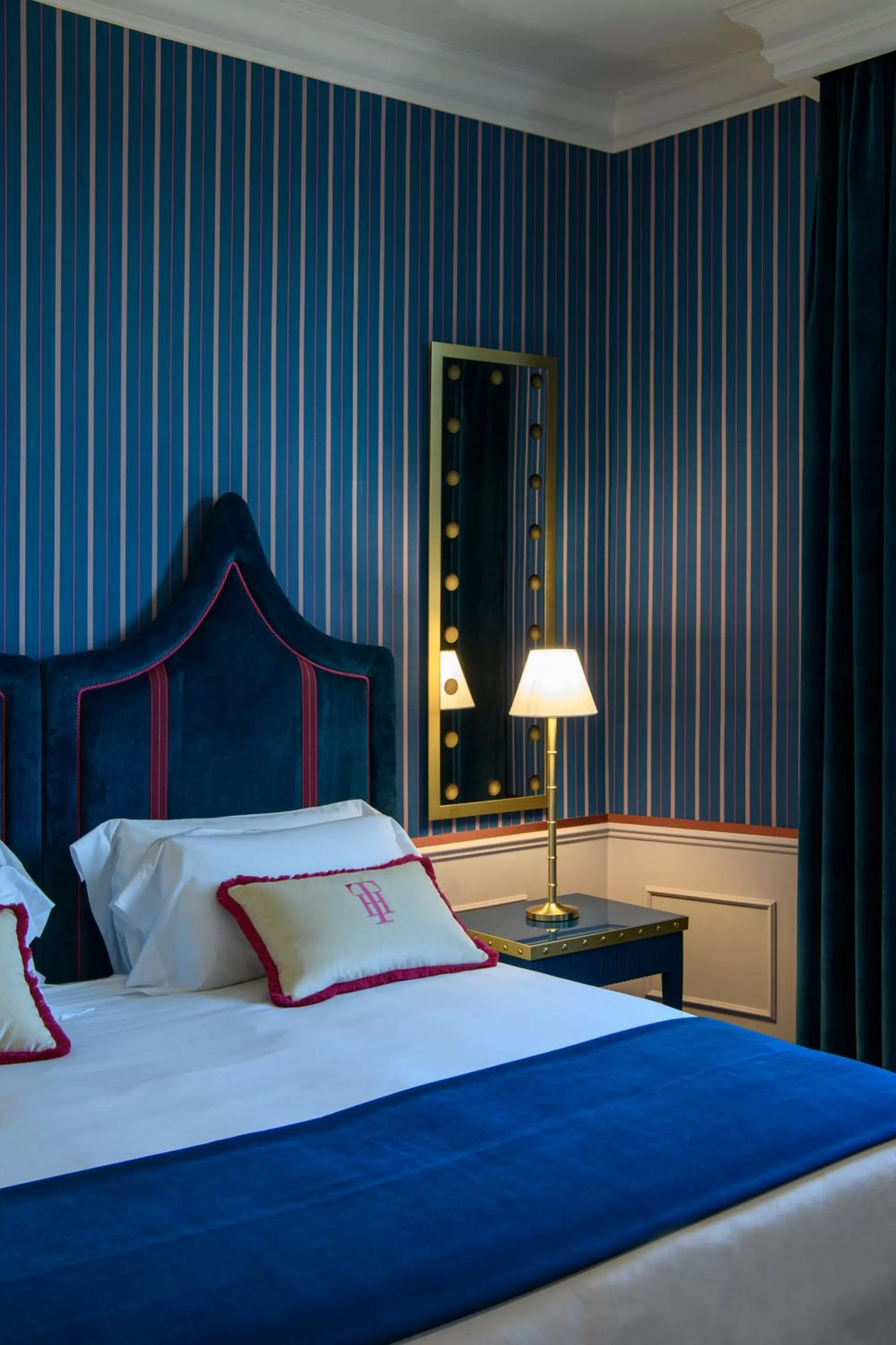 Bed in IL Tornabuoni The Unbound Collection by Hyatt