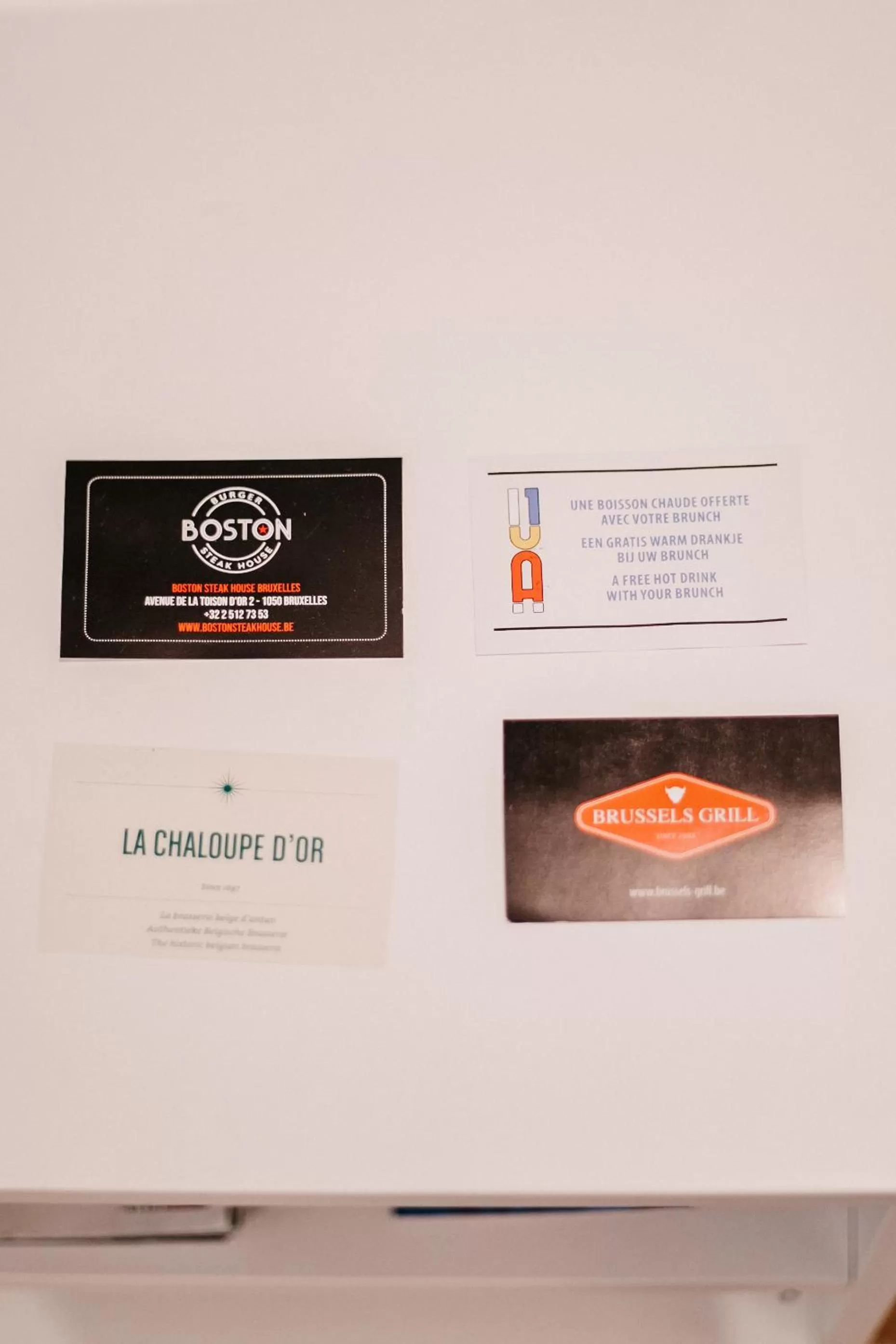 Library in Super central in Brussels