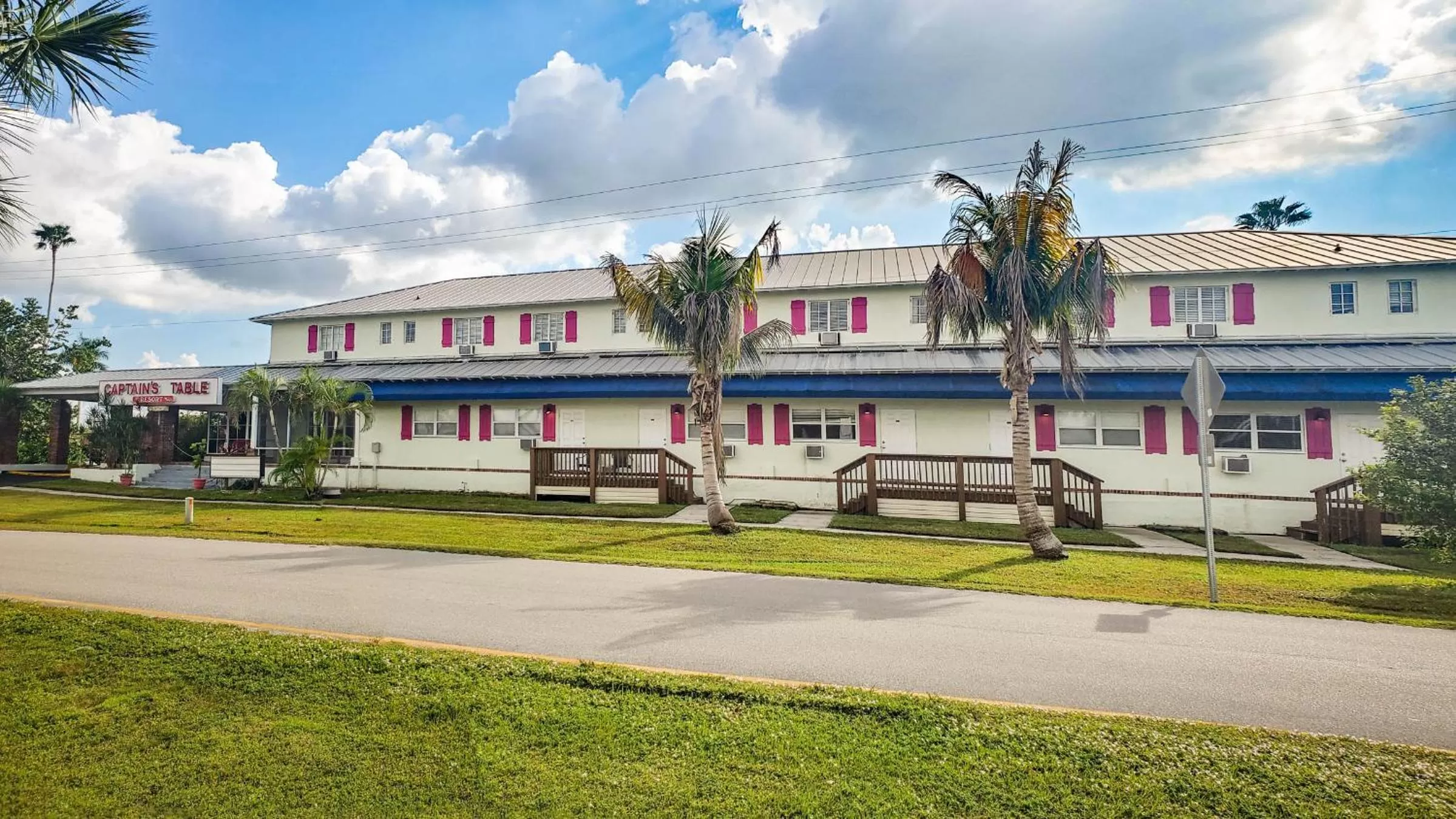 Property building in Captain's Table Hotel by Everglades Adventures