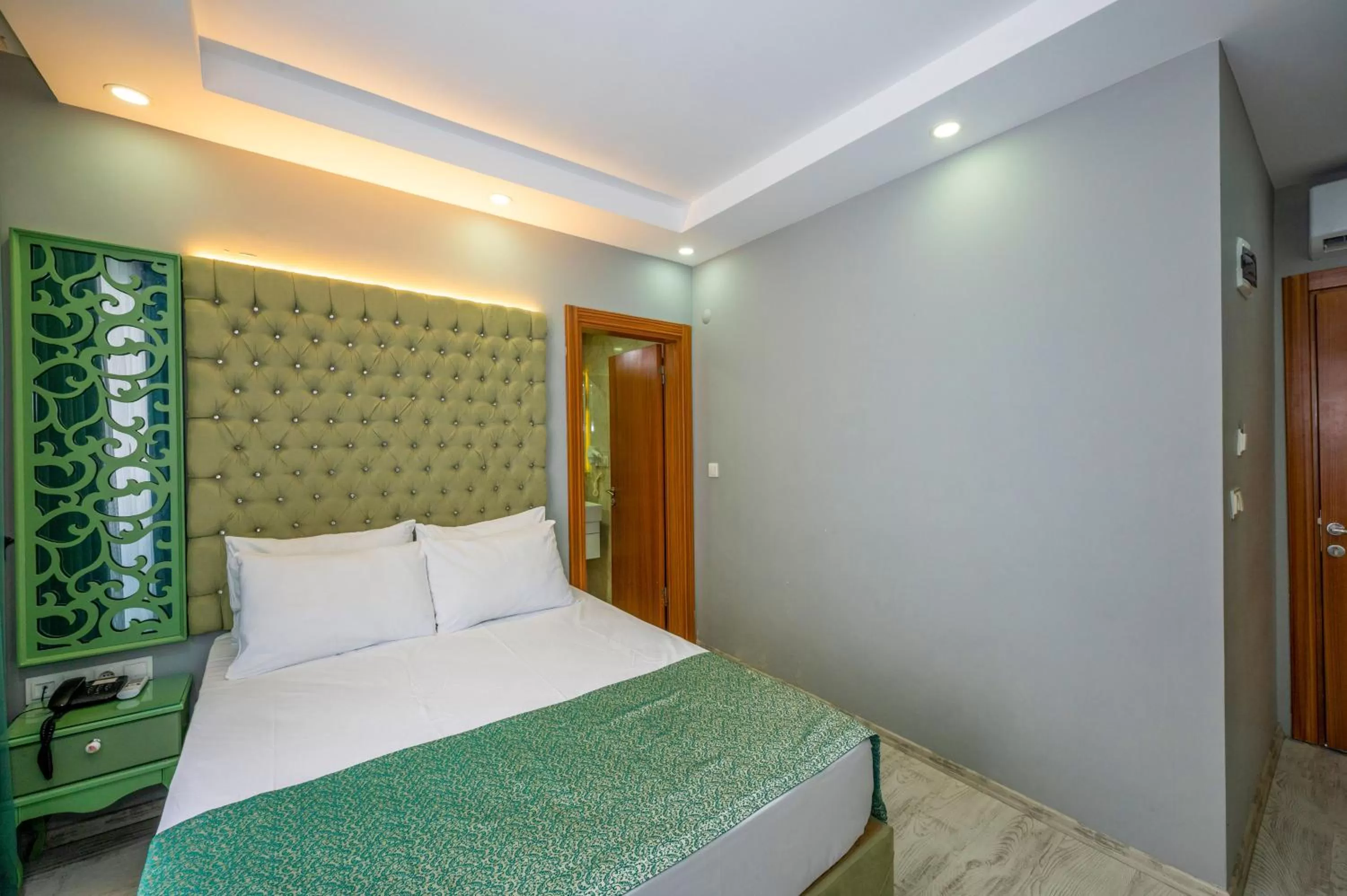 Photo of the whole room, Bed in Green Garden Hotel