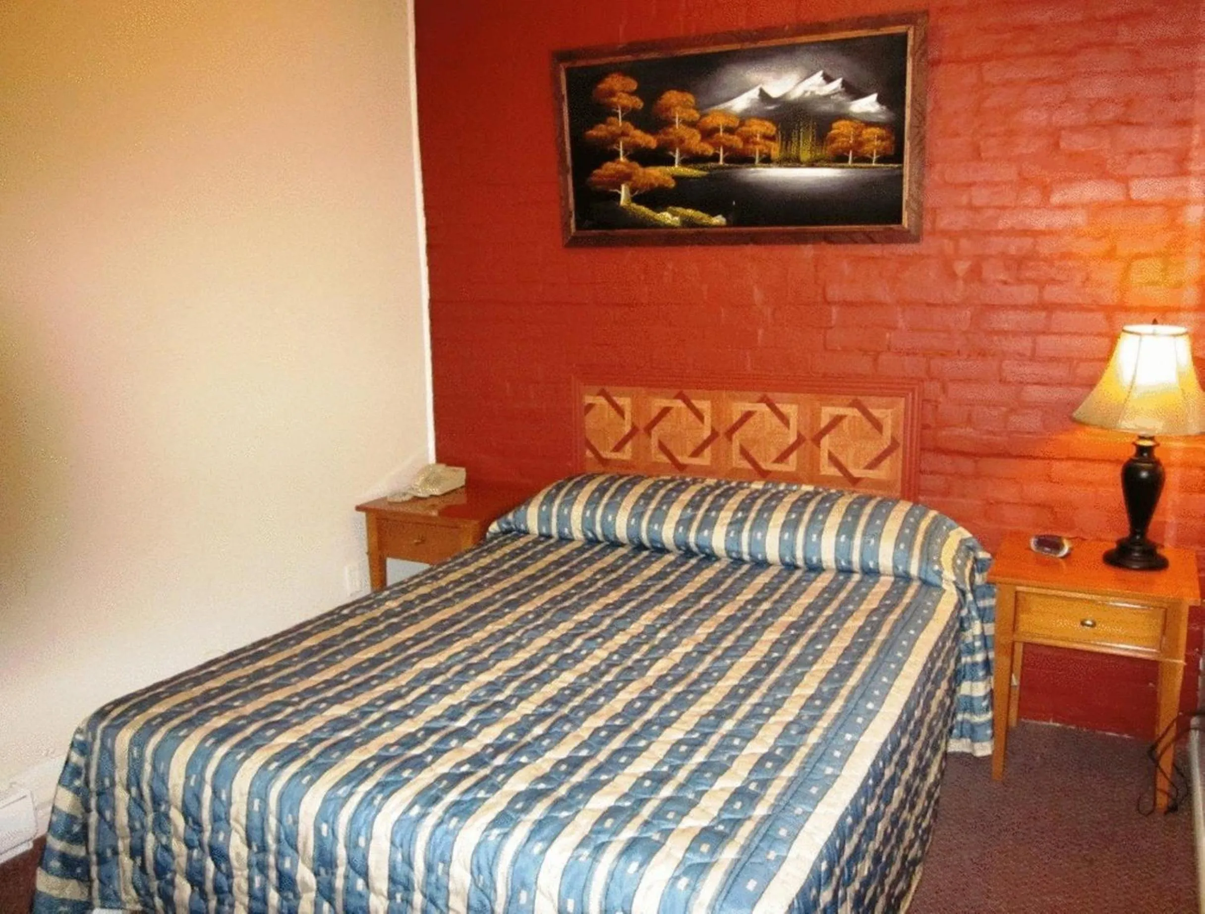 Bed in Hotel Ste-Catherine