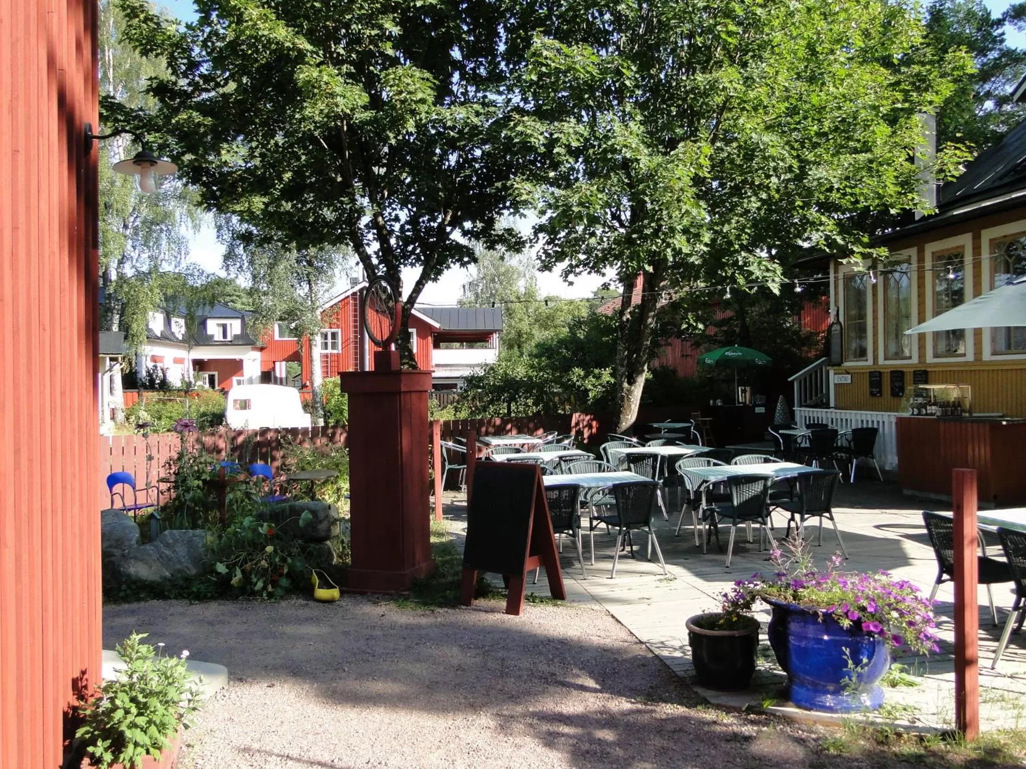 Garden in Hotel & Cafe Lanterna