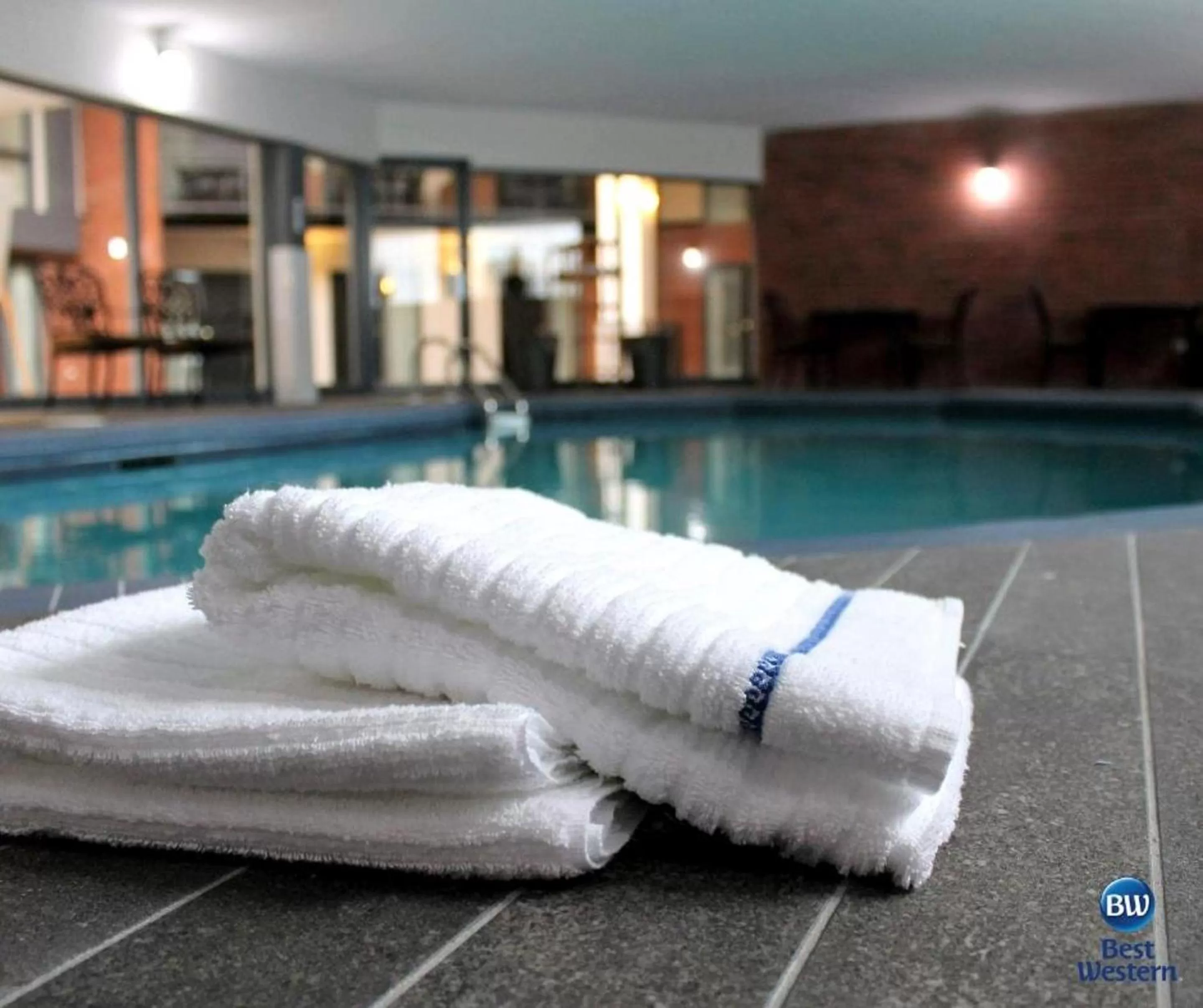 Swimming pool in Best Western Laval-Montreal & Conference Centre