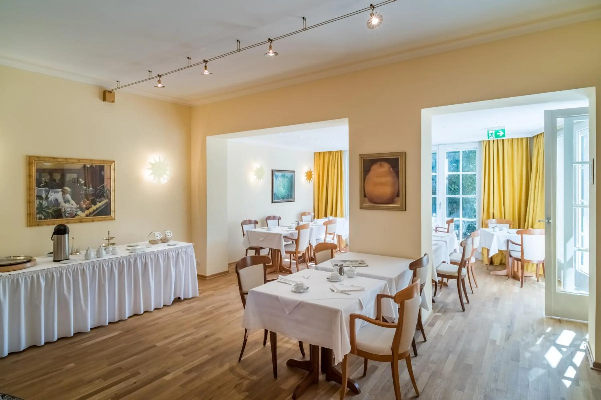 Dining area in Hotel Villa im Park