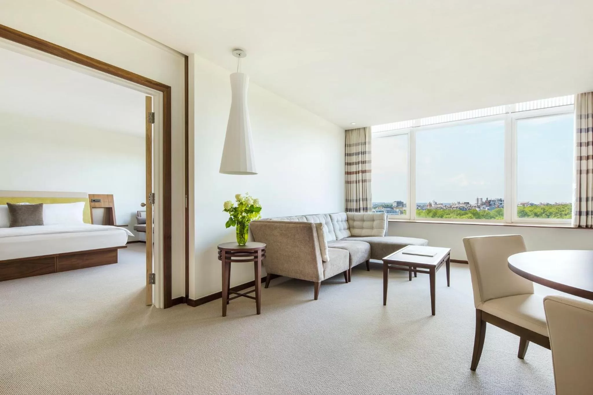 Photo of the whole room, Bed in COMO Metropolitan London