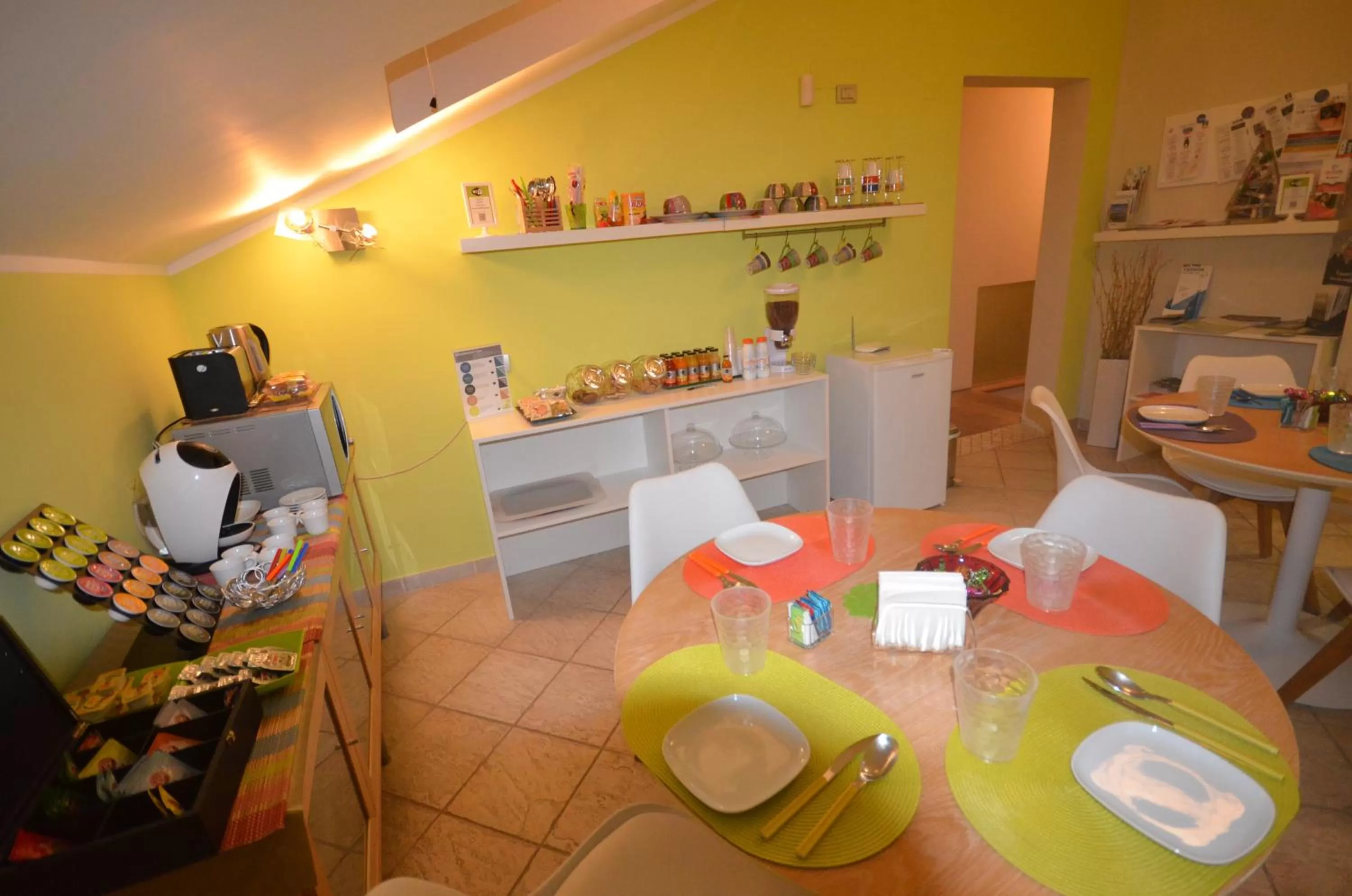 Communal kitchen in B&B Portanova