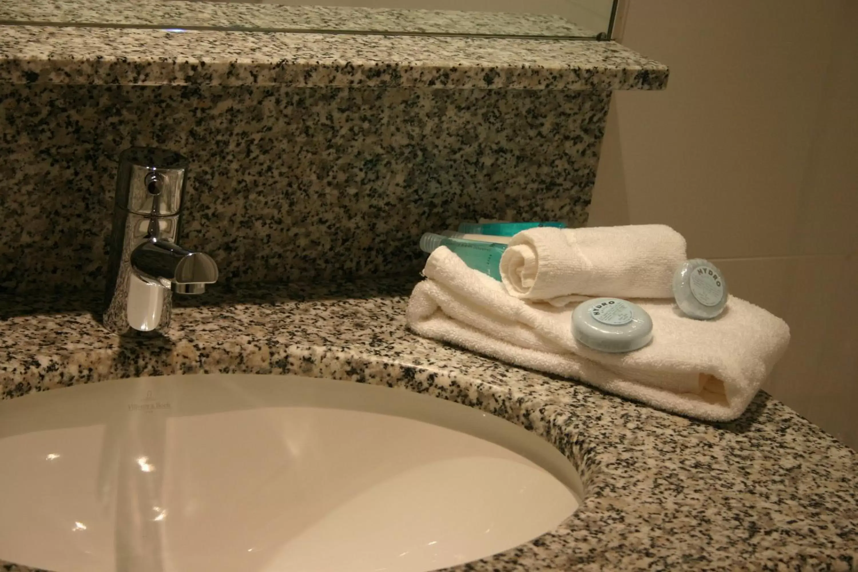 Standard King Room with Mini-bar in Holiday Inn Bordeaux Sud - Pessac by IHG Standard King Room with Mini-bar in Holiday Inn Bordeaux Sud - Pessac by IHG