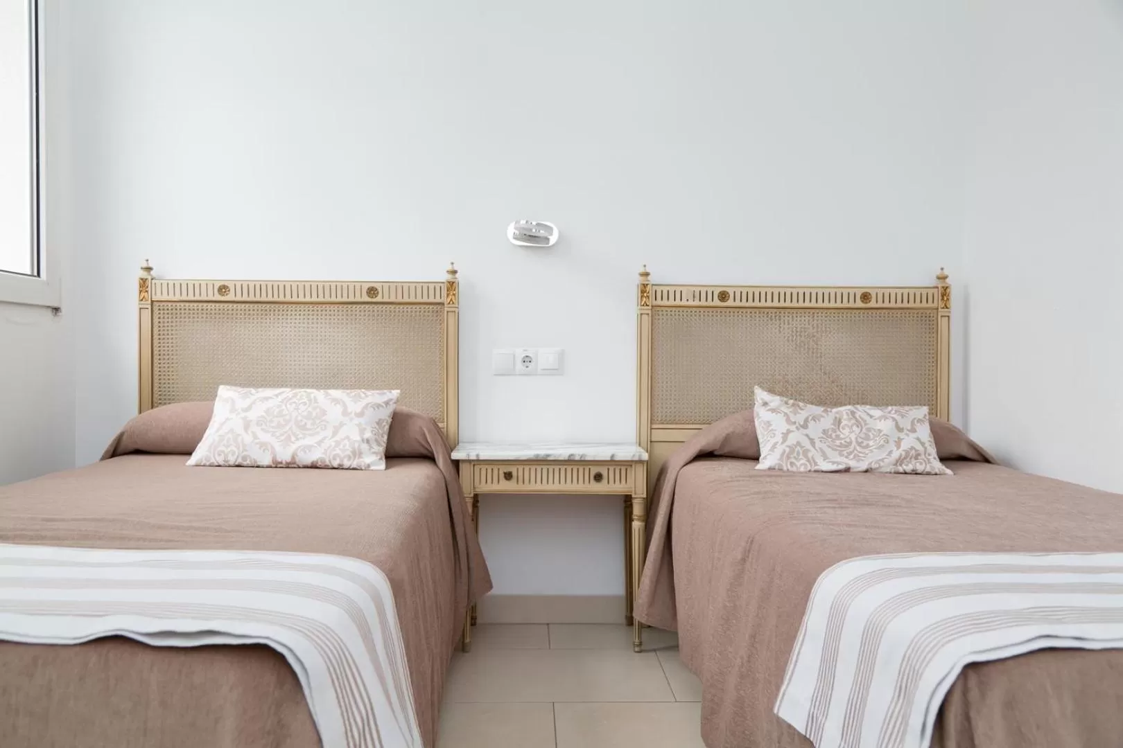 Bedroom, Bed in Hotel Marítimo Urban