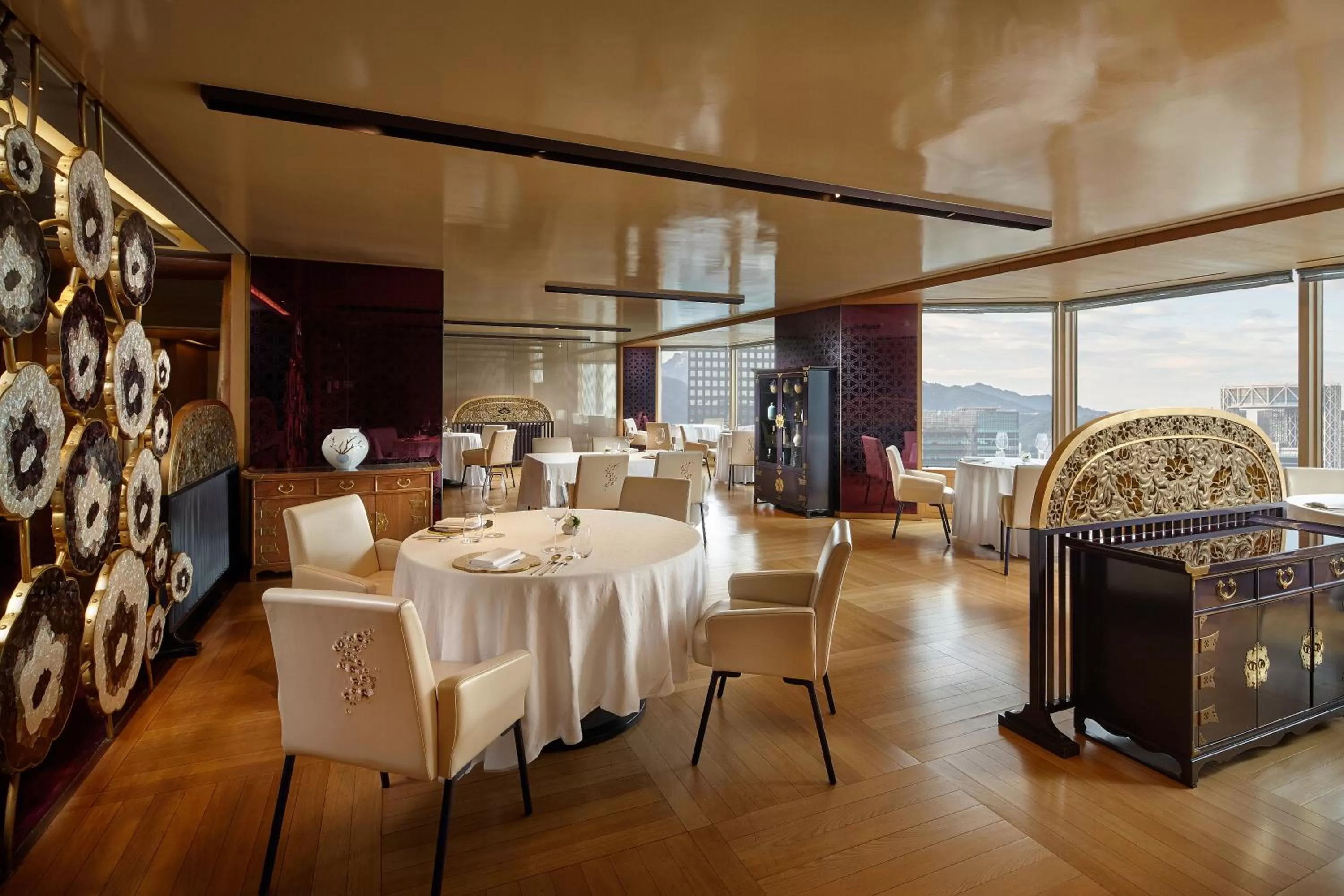 Restaurant/places to eat in Lotte Hotel Seoul Executive Tower