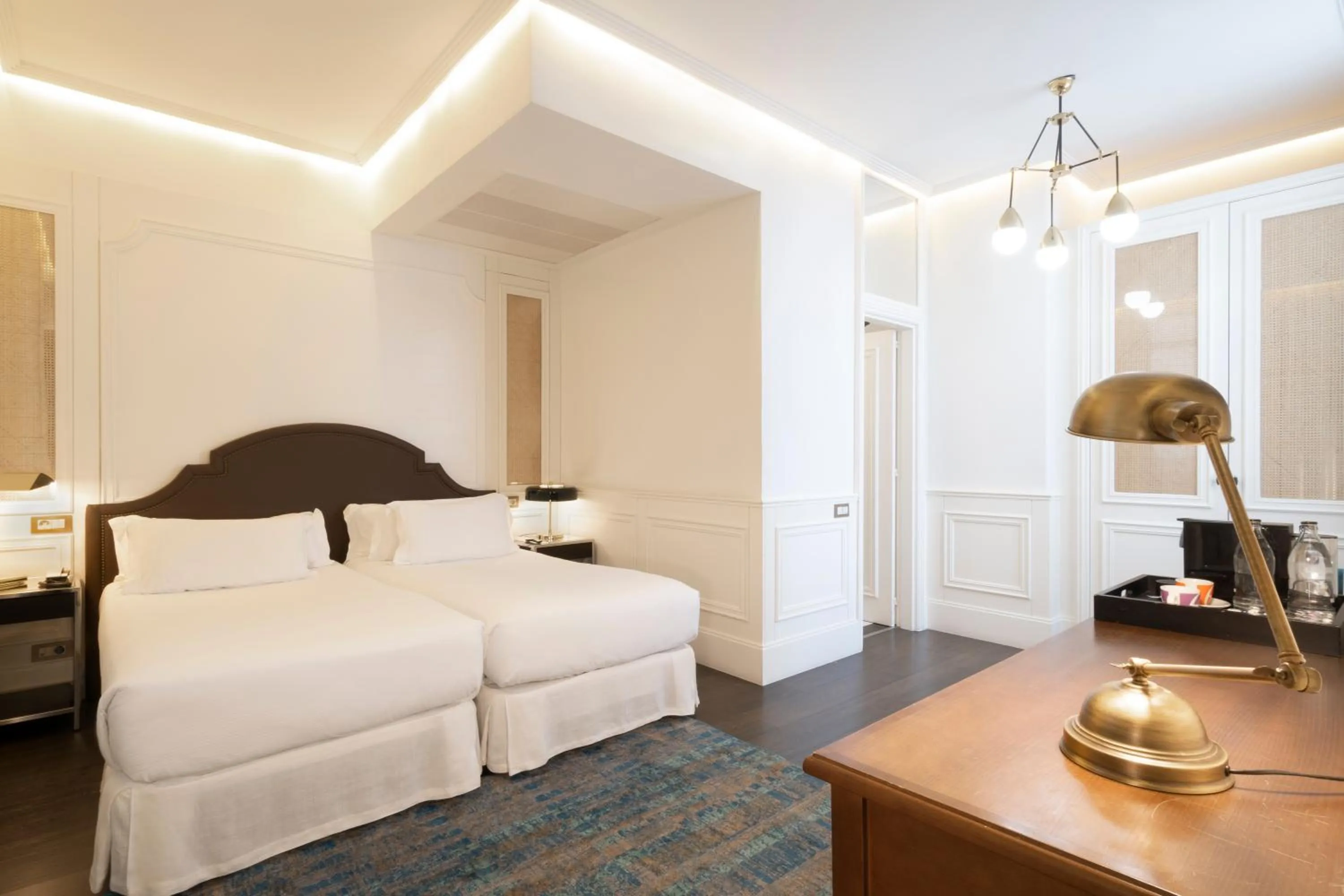 Bedroom, Bed in Boutique Hotel H10 Villa de la Reina