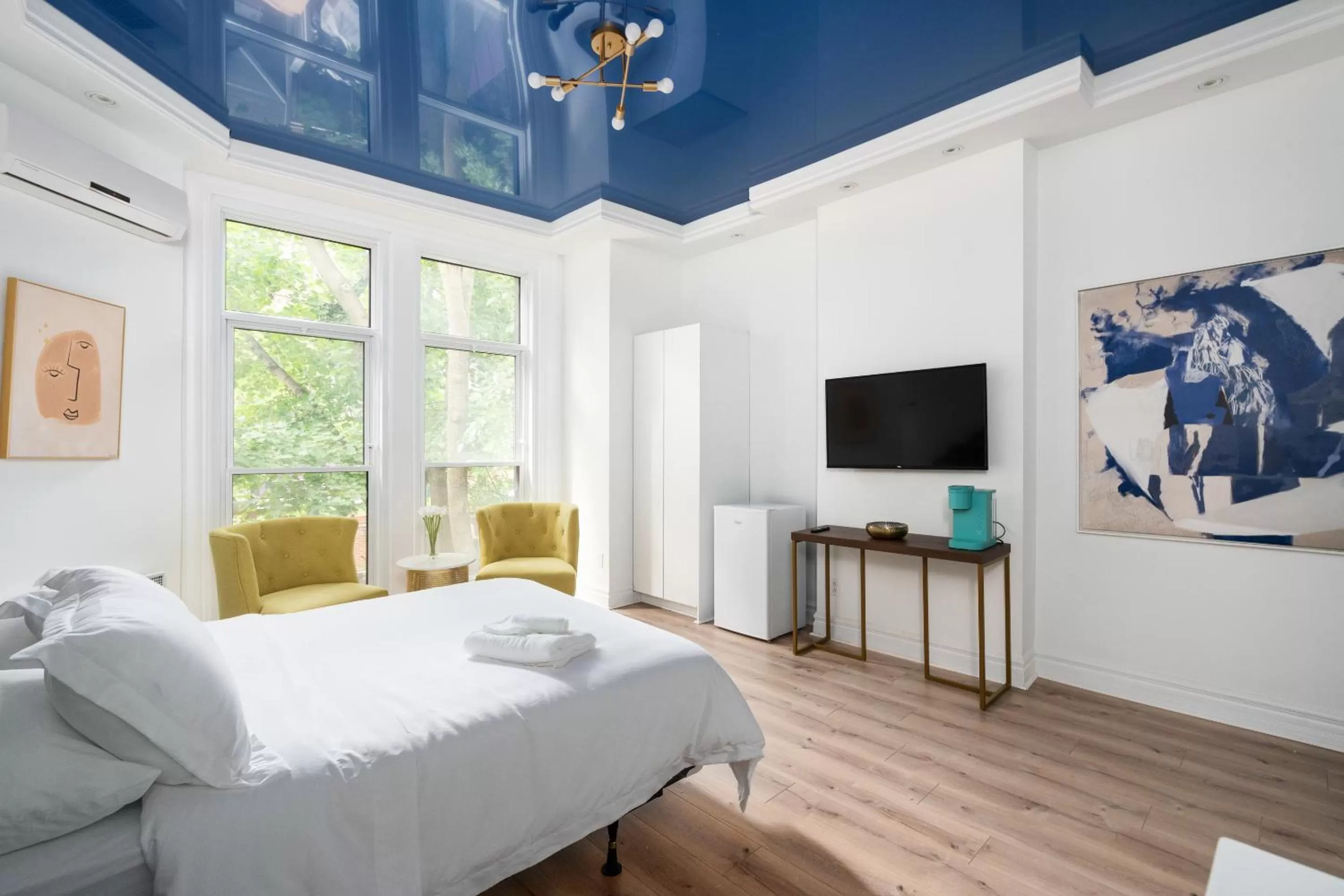 TV/Entertainment Center in Le Penfield Par Nomade MTL