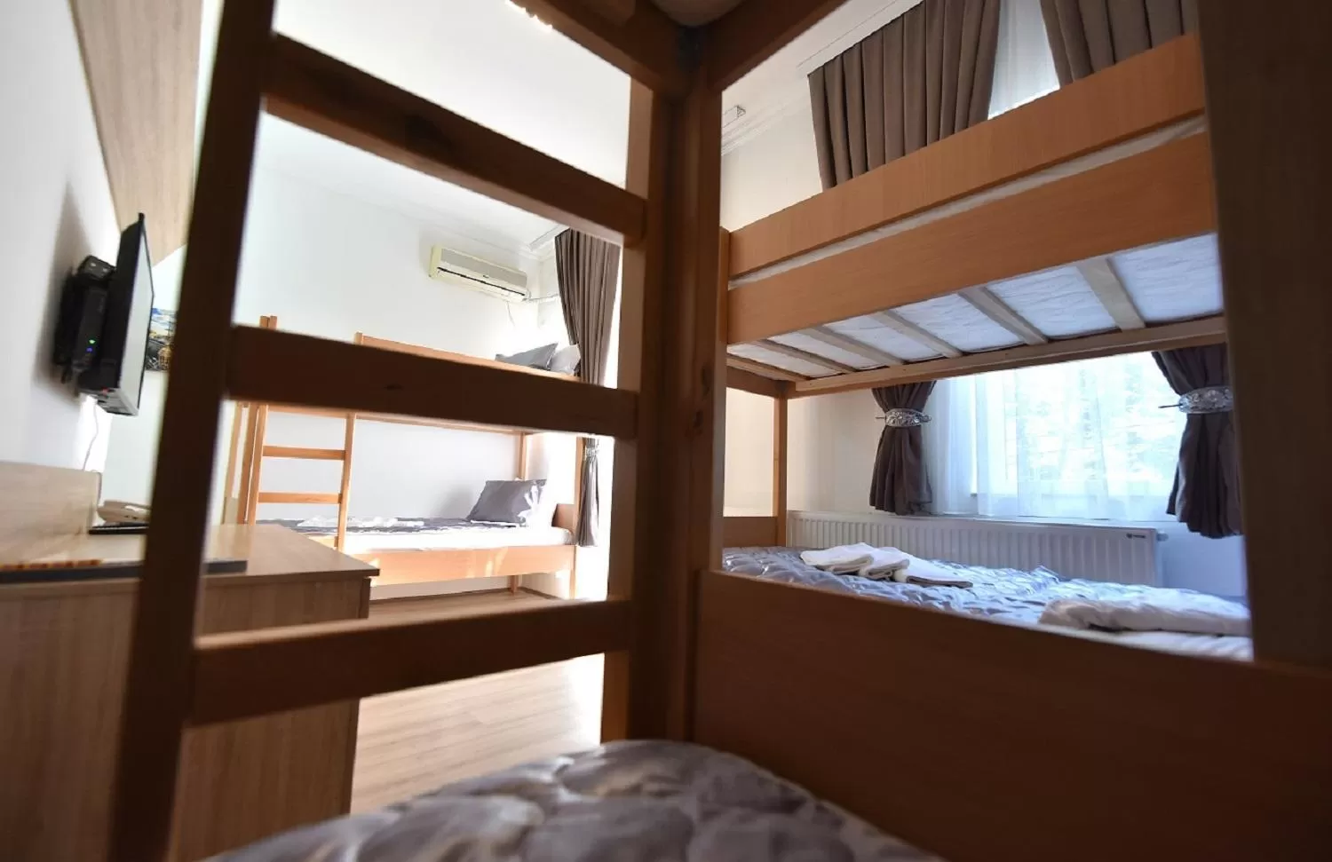 Bed, Bunk Bed in Villa Nina Hotel & Lounge bar