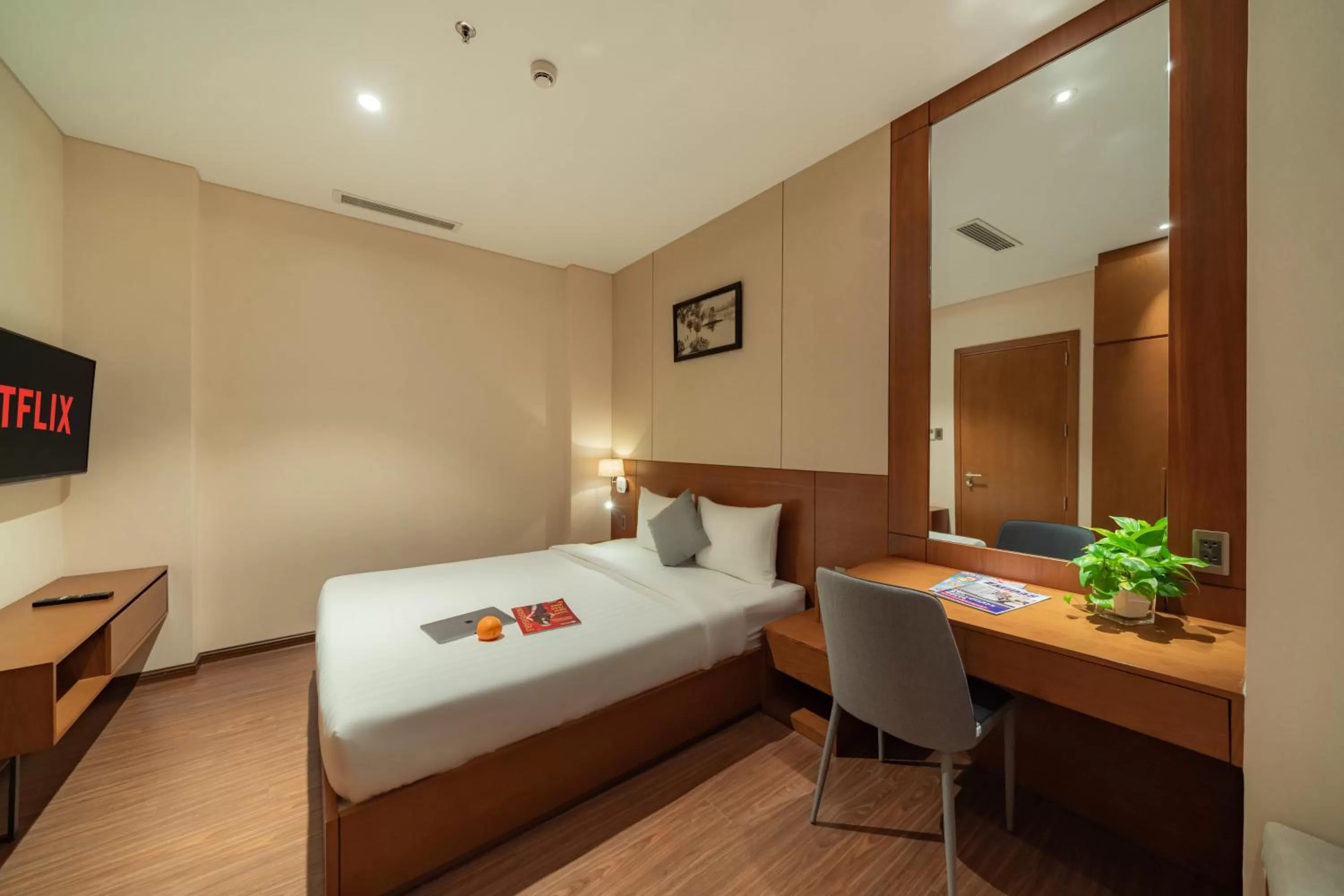 Bedroom, Bed in DHTS Business Hotel & Apartment
