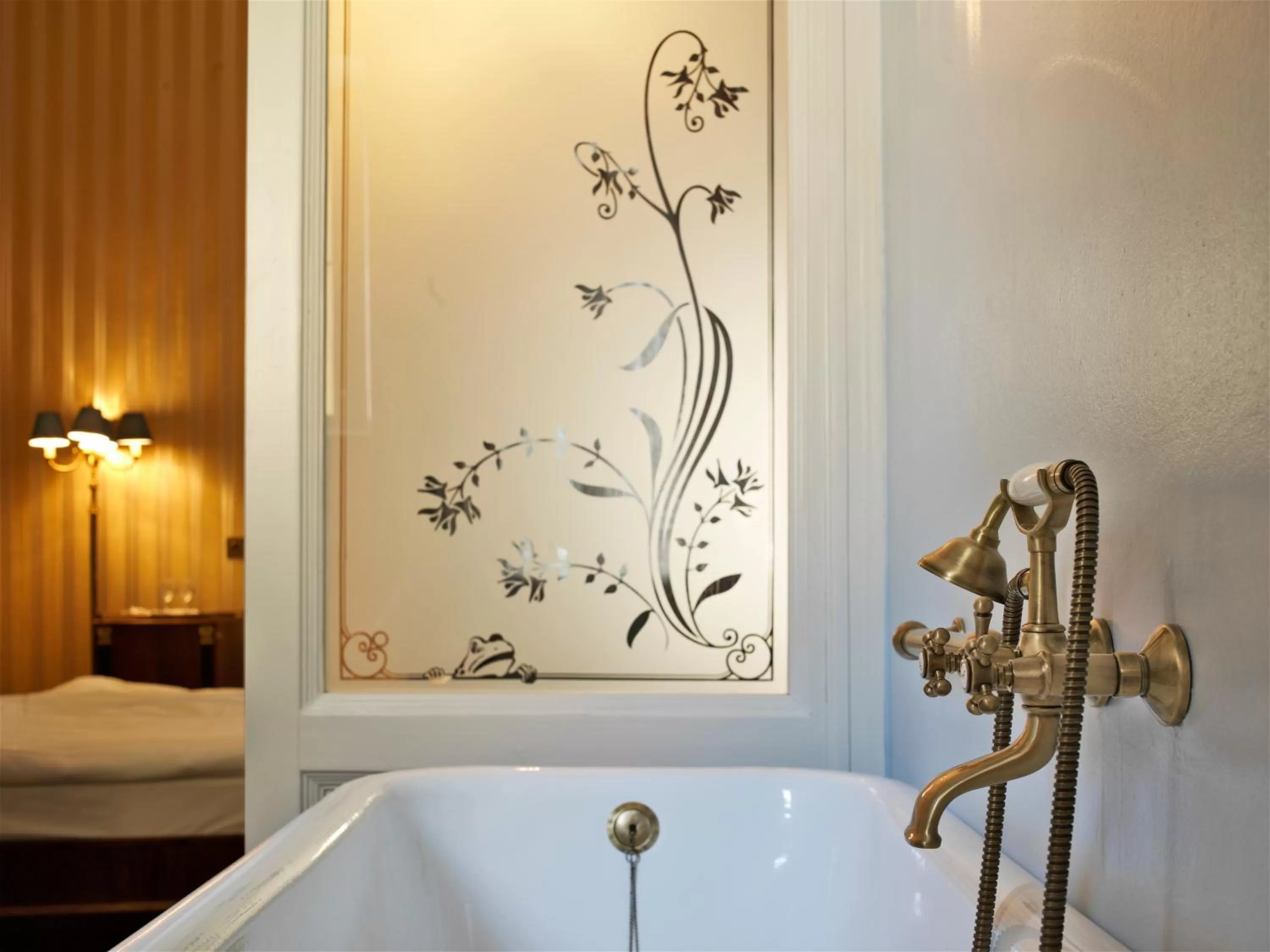 Bathroom, Bed in Gerlóczy Boutique Hotel