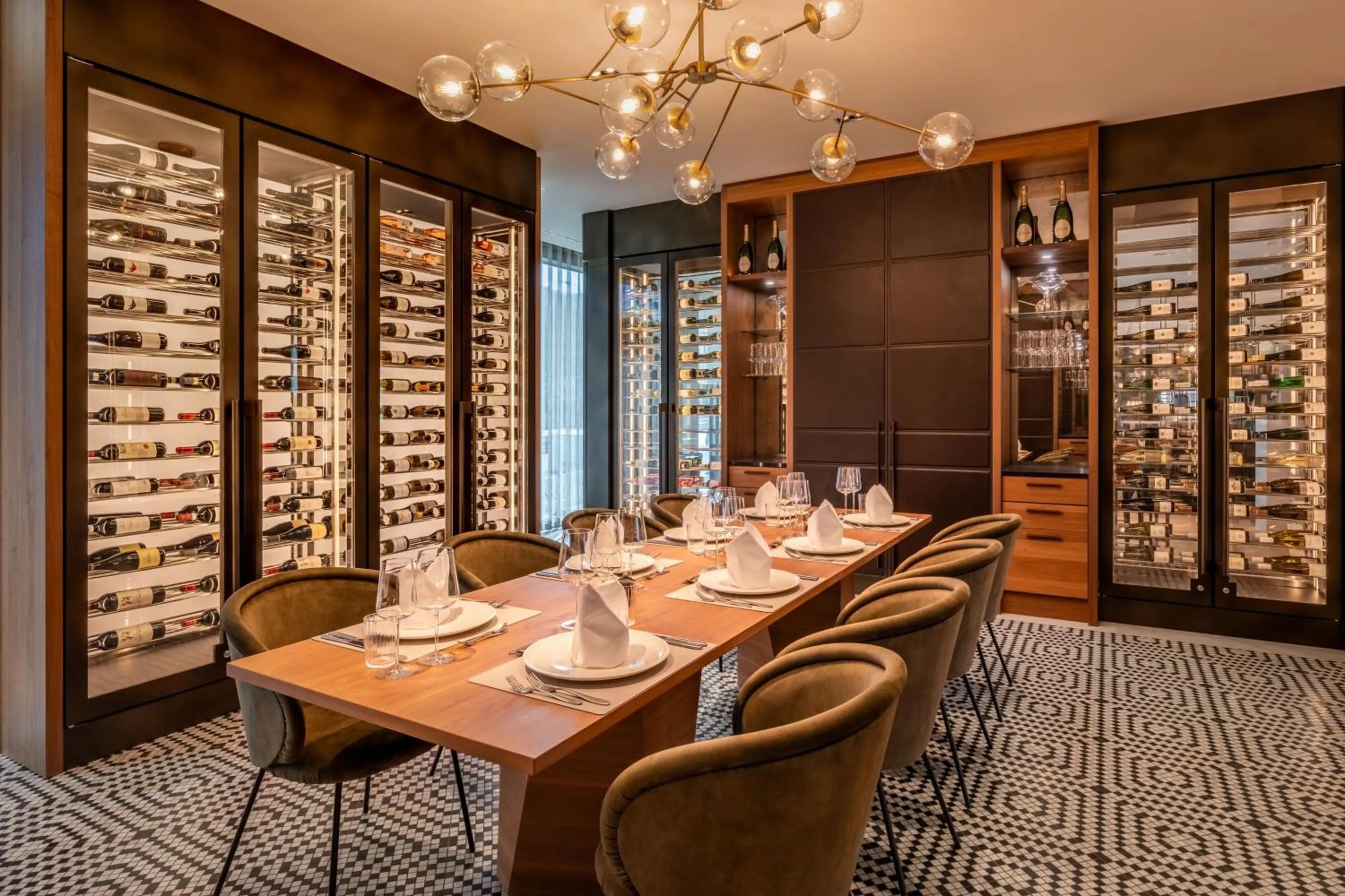 Restaurant/places to eat in Munich Marriott Hotel City West