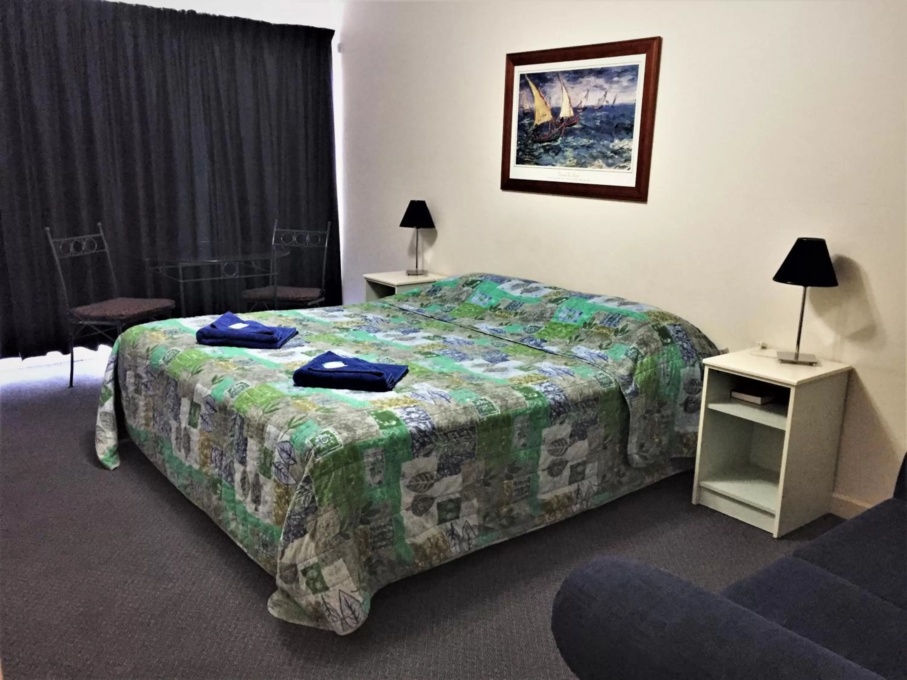 Bed in Ceduna Motor Inn