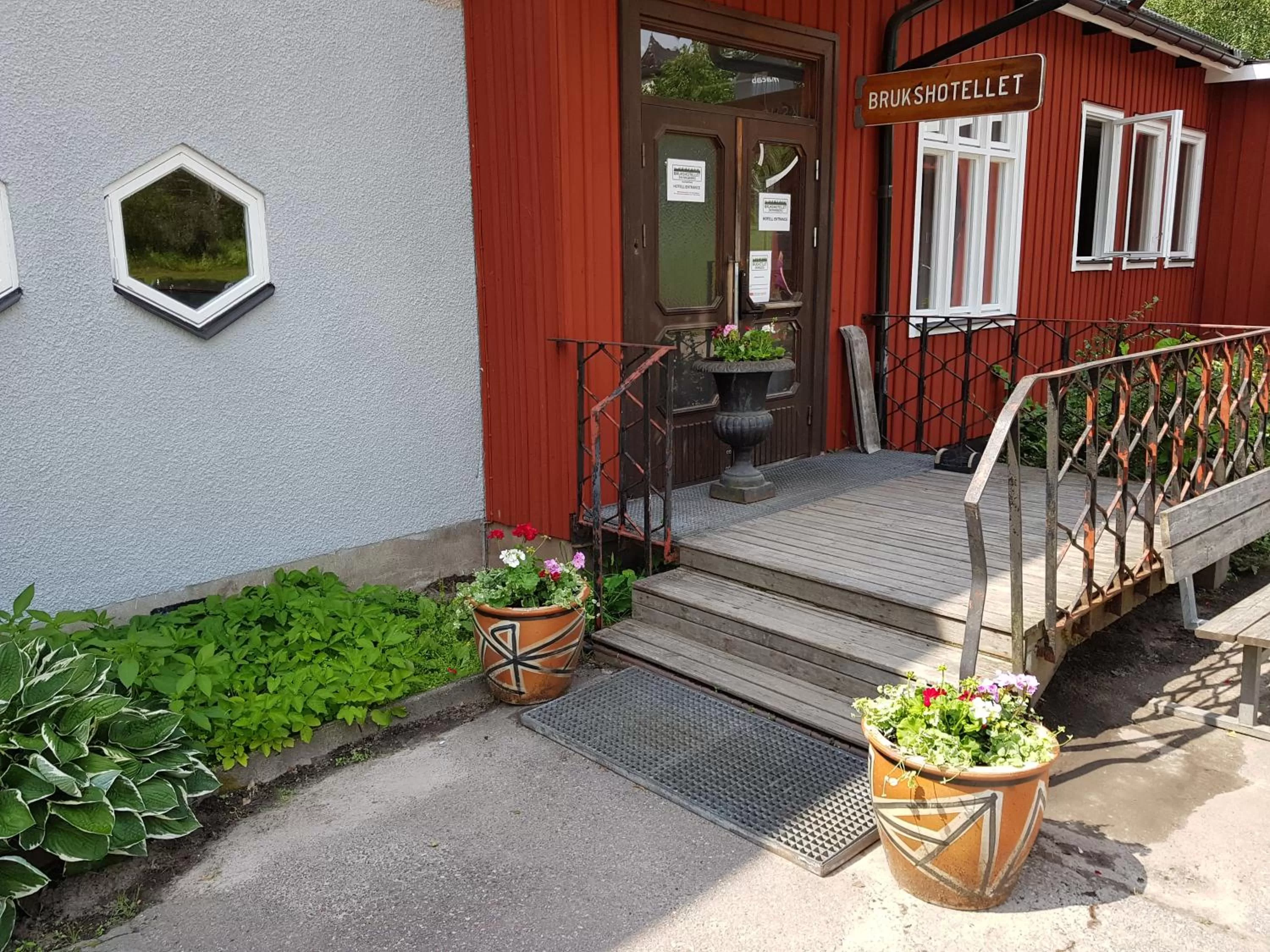 Facade/entrance in Brukshotellet Skinnsberg