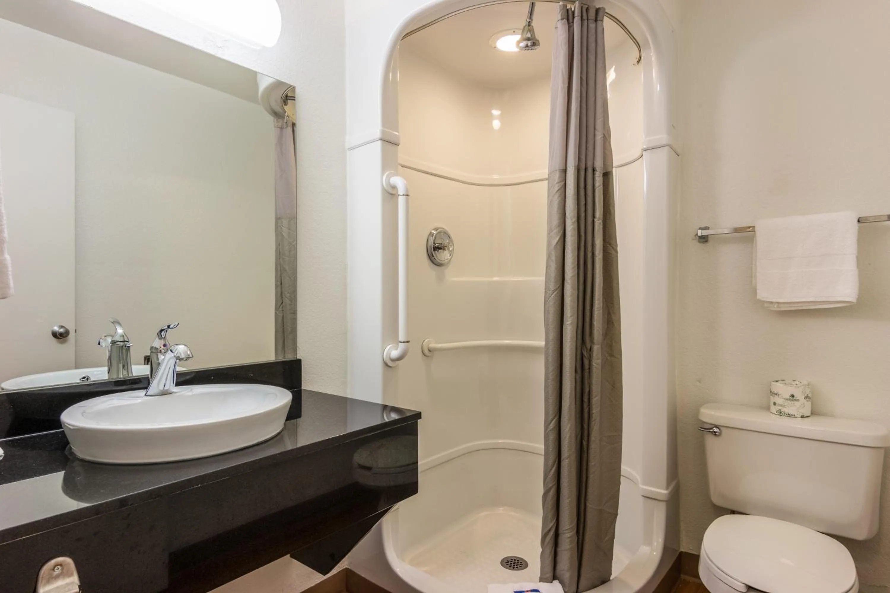 Shower in Motel 6-Longview, TX