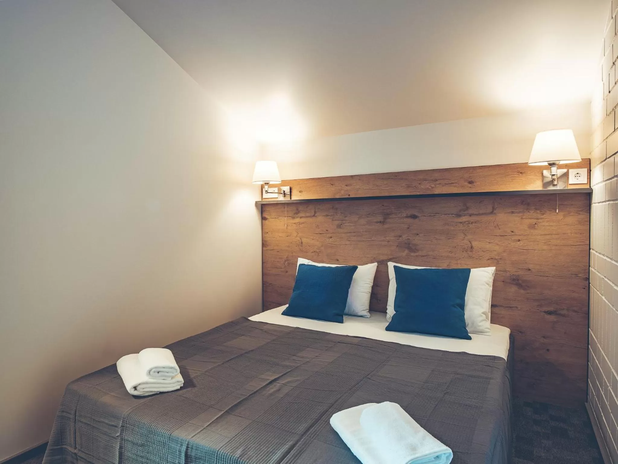 Bed in SELF CHECK-IN Hotel Railway Apartments