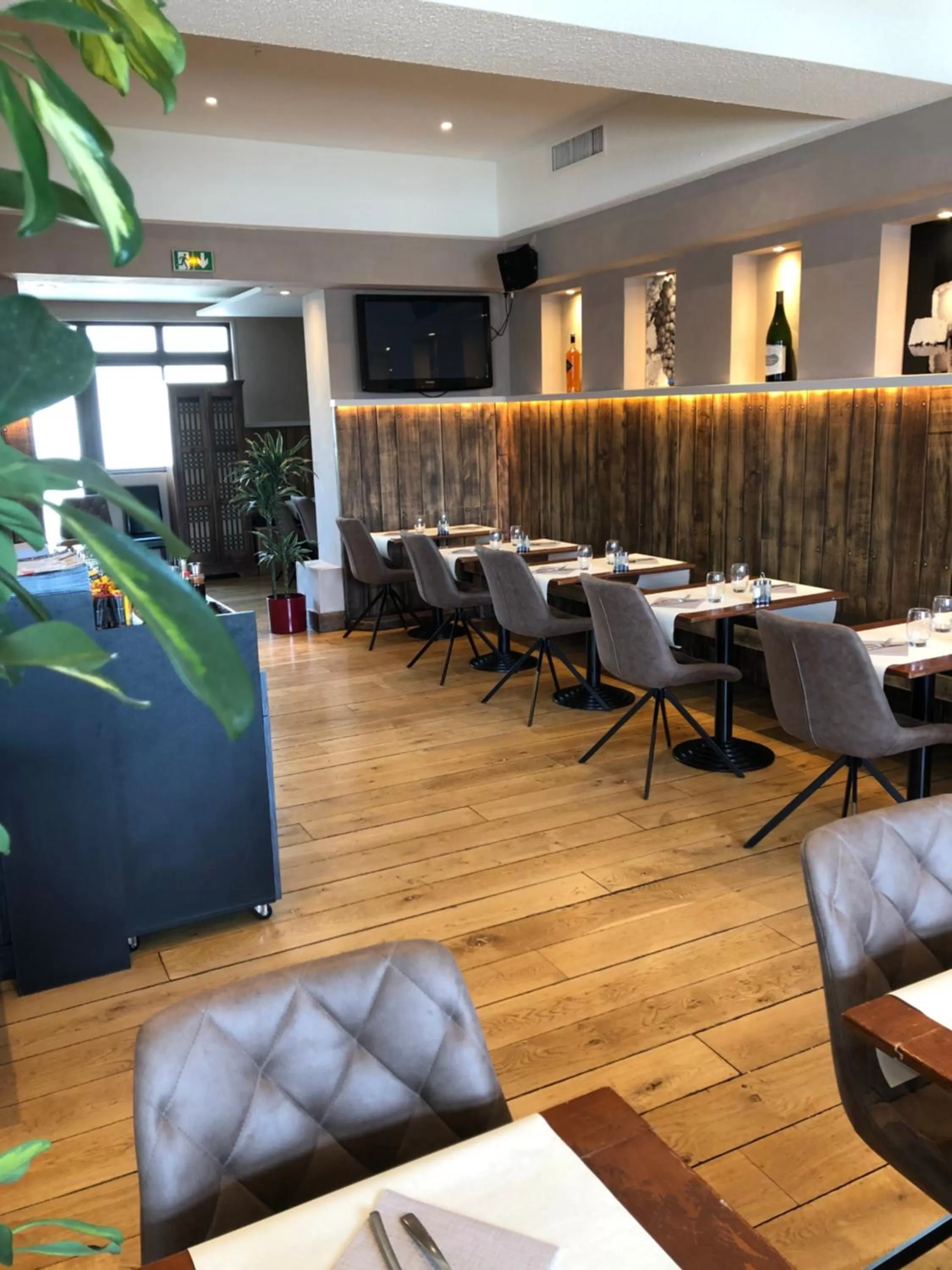 Restaurant/places to eat in Hôtel The Originals City Le Berry - proche centre-ville - Gare - parking - recharge véhicule