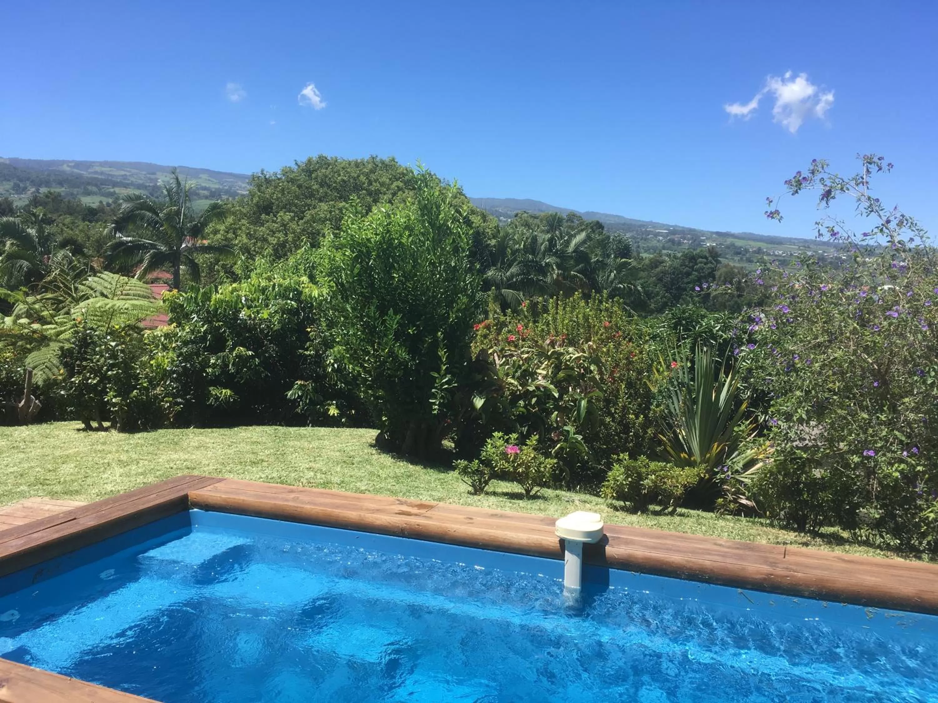 Pool view in Caloupilé
