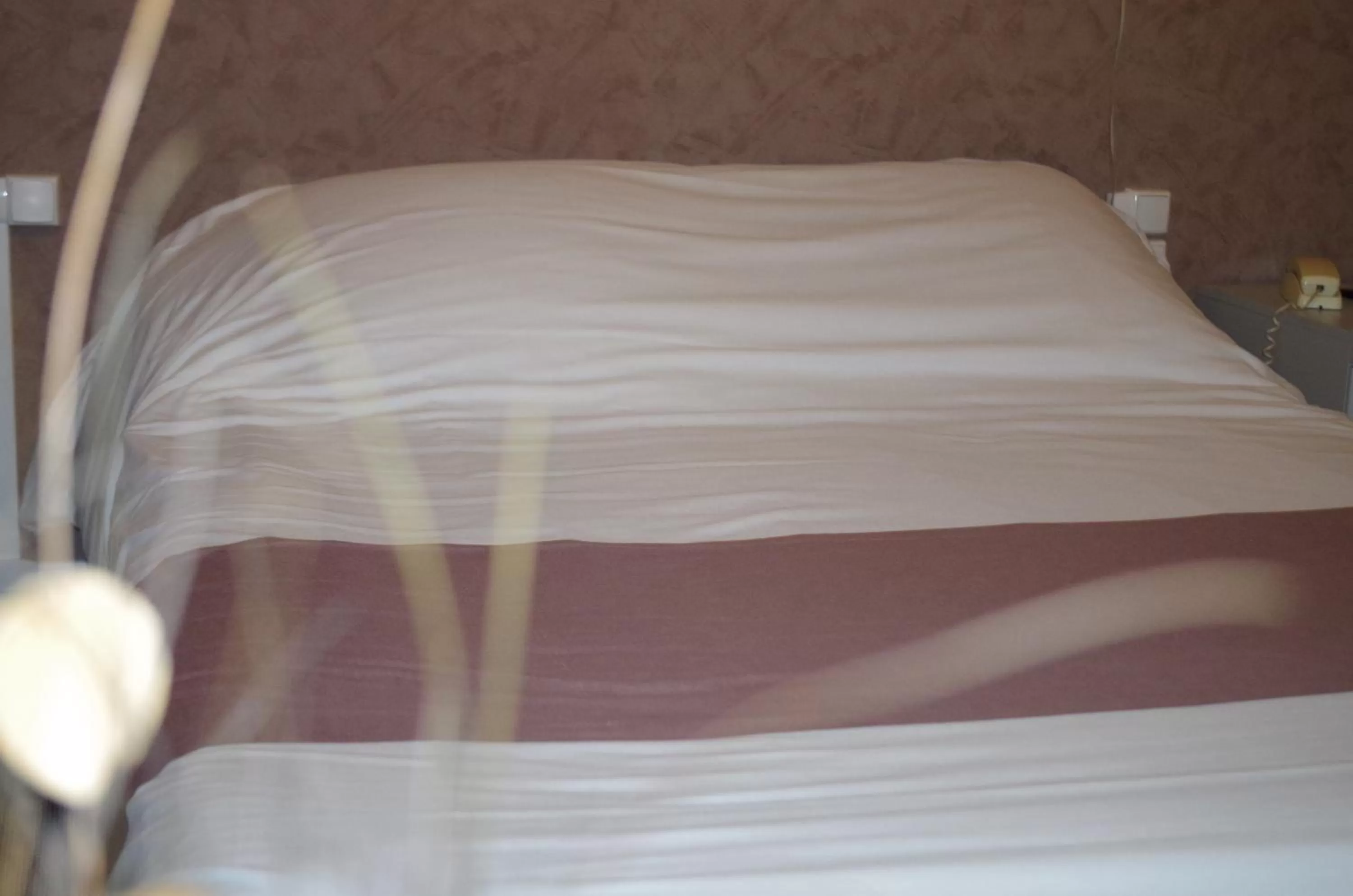 Bed in The Originals City, Hôtel Le Savoy, Caen