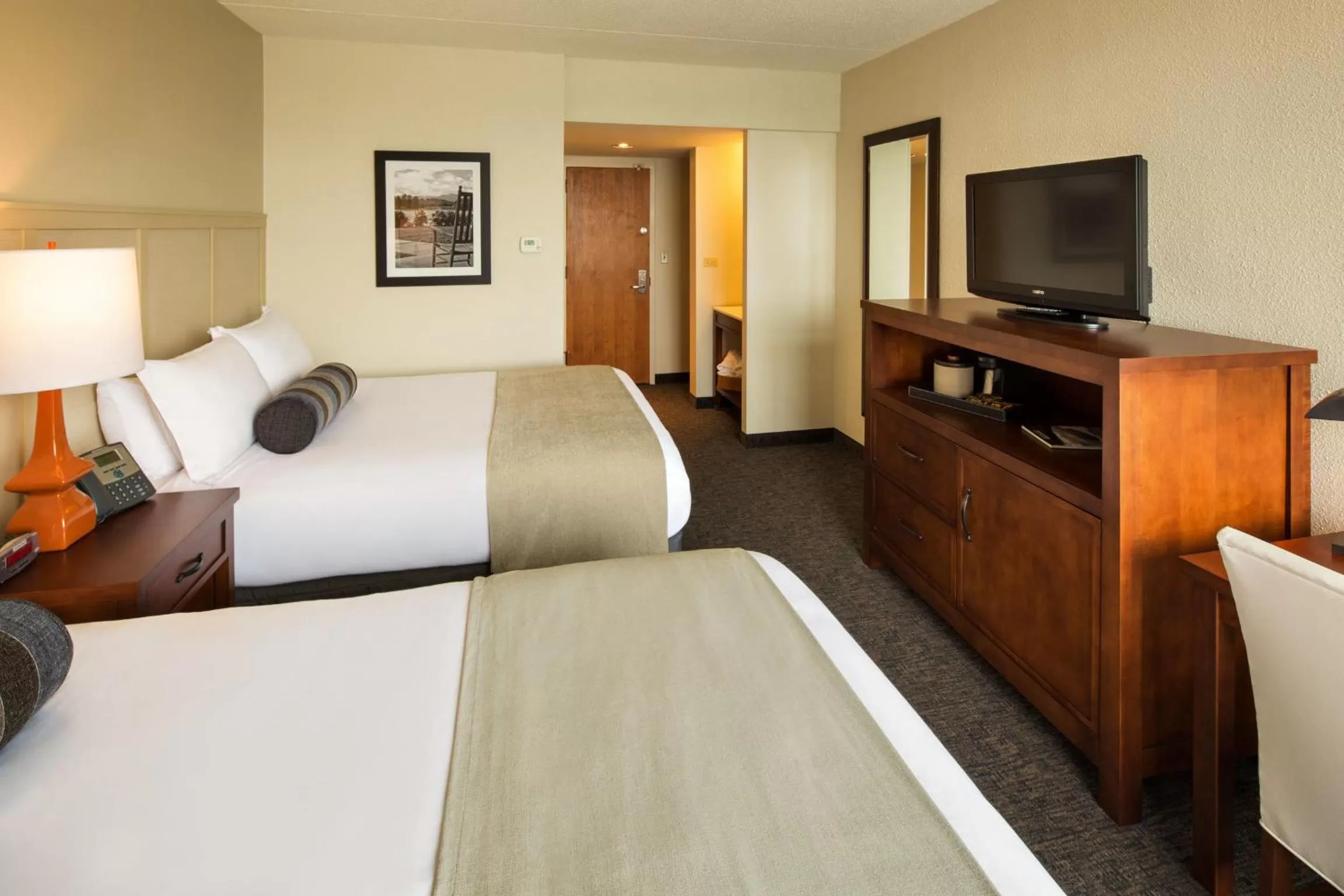 Photo of the whole room, Bed in The Terrace Hotel at Lake Junaluska